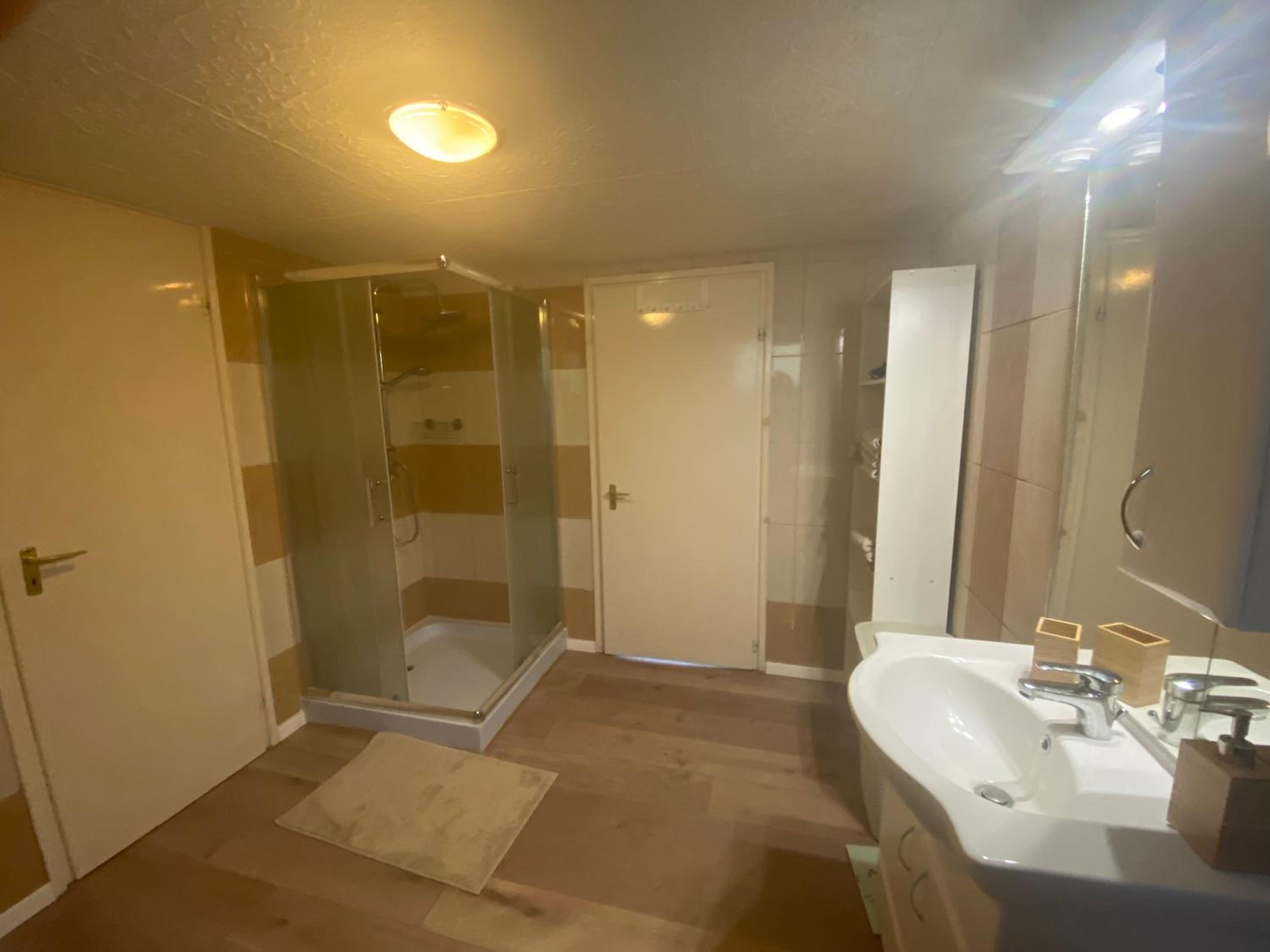 Lilakő Apartman