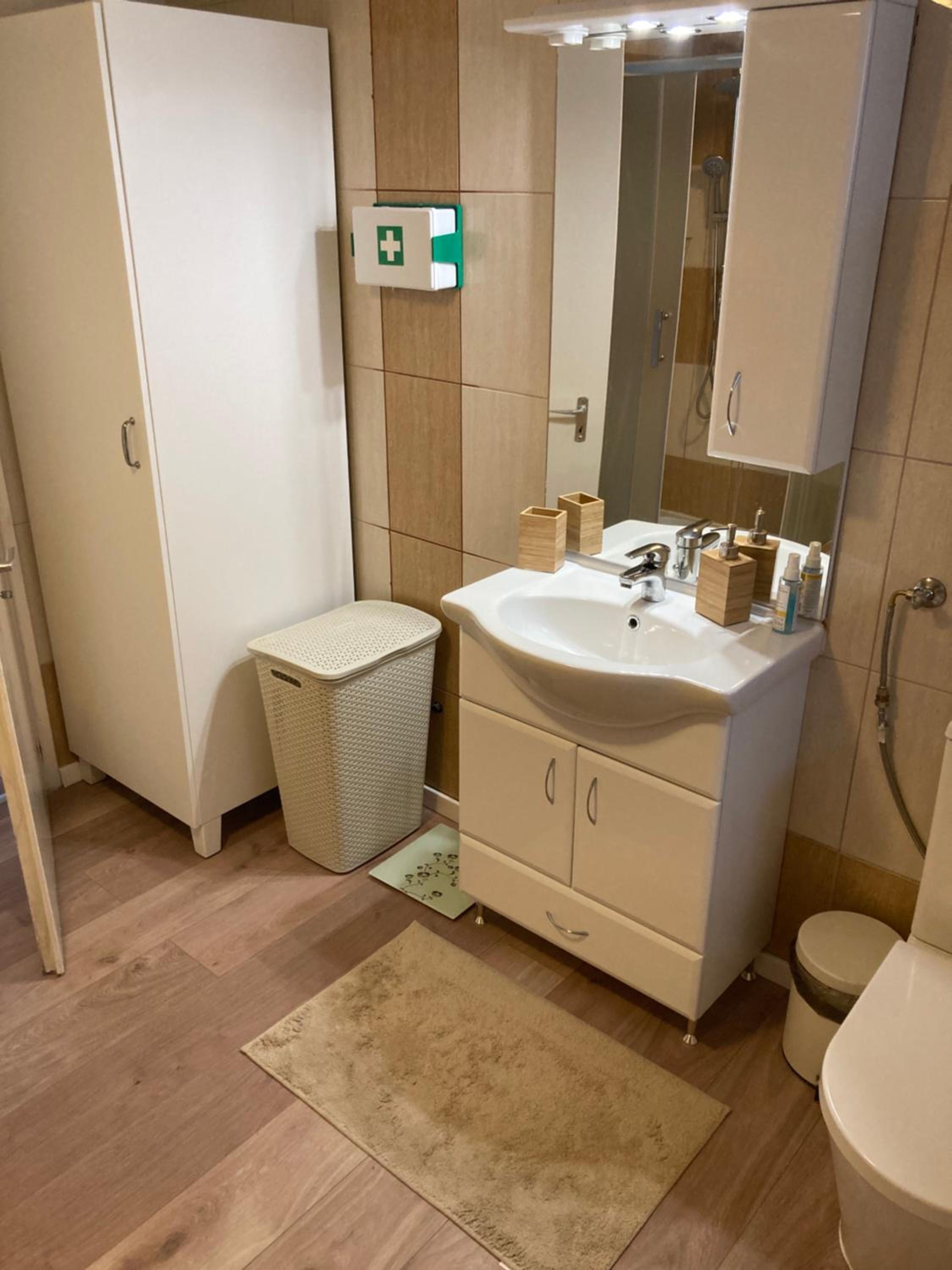 Lilakő Apartman