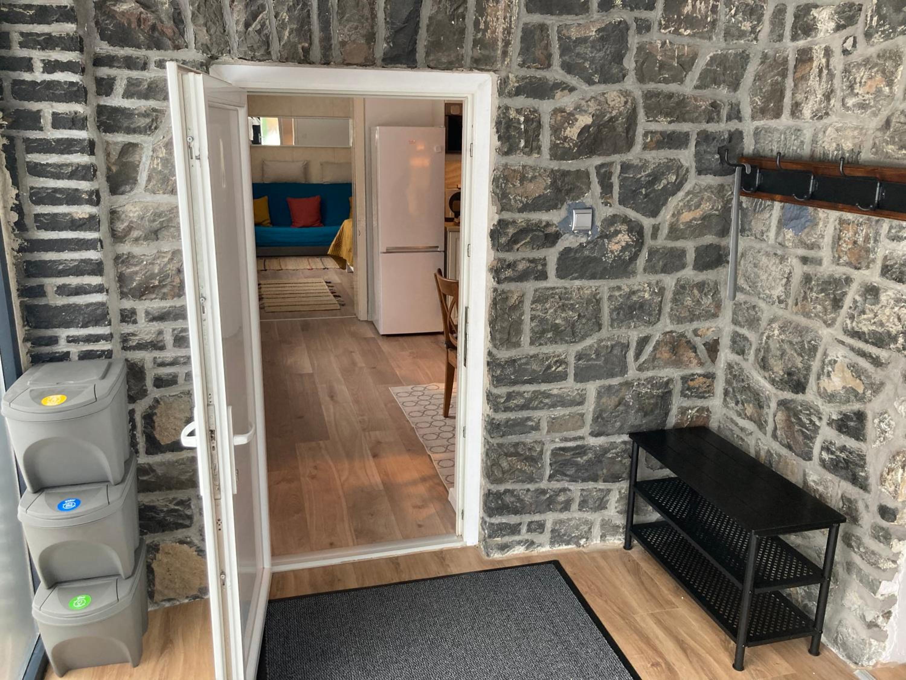 Lilakő Apartman