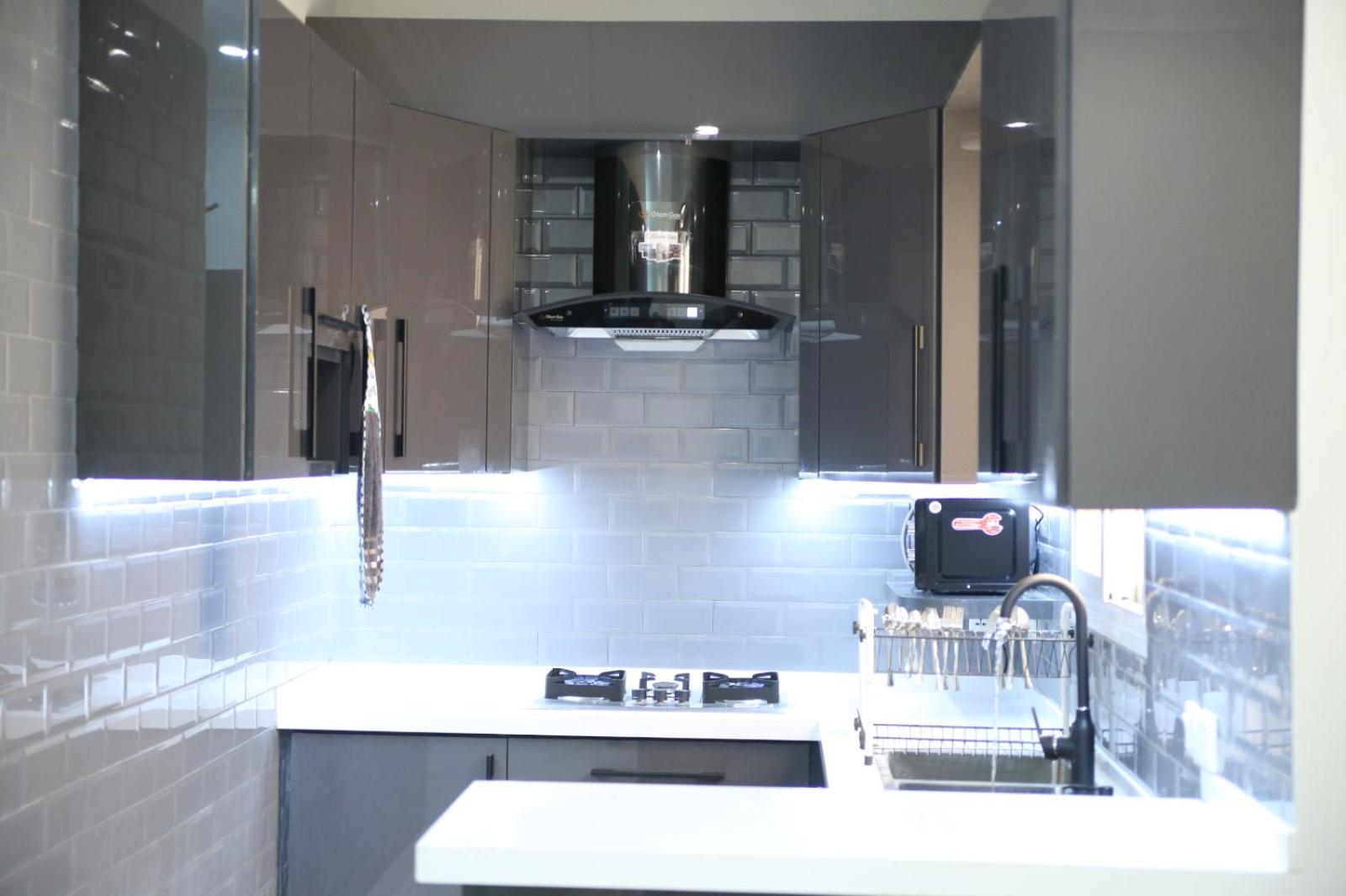 Al Rasheed Apartments second floor apartment