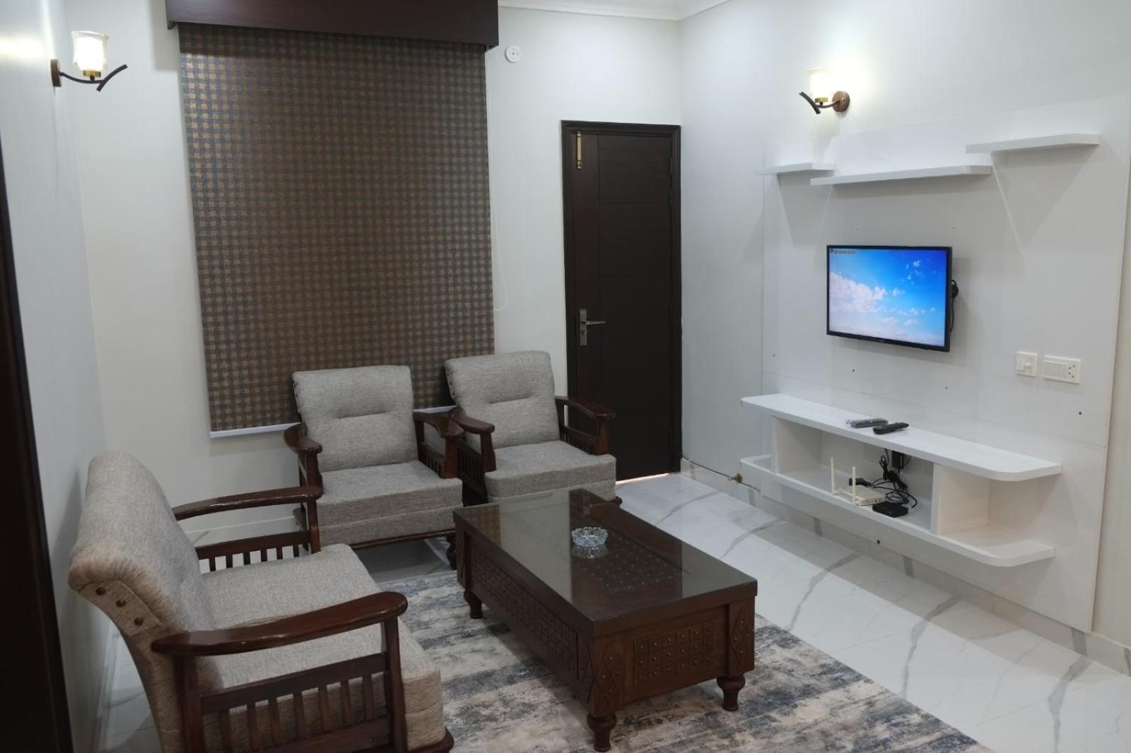 Photo 17 sur 29 de Al Rasheed Apartments second floor apartment