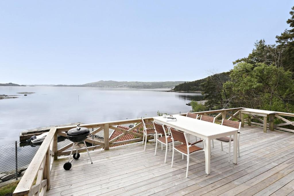 House by the sea - 3 bedrooms and possibility to rent a boat view 5