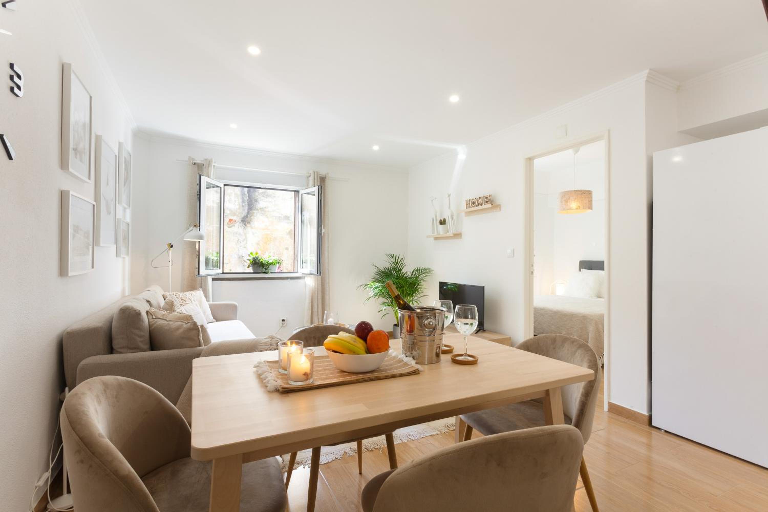 Cozy one bedroom apartment in the heart of Cascais historic center view 2