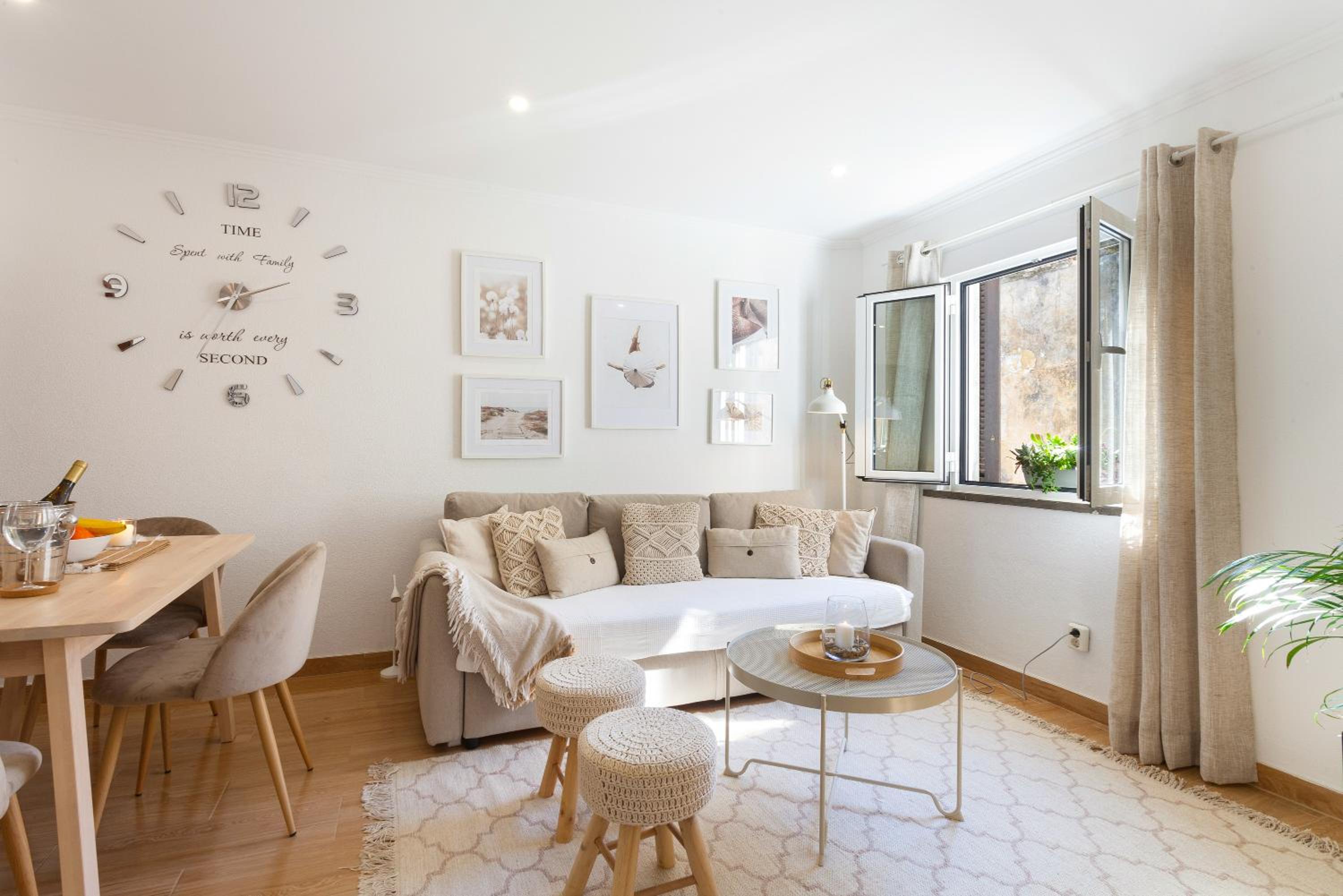 Cozy one bedroom apartment in the heart of Cascais historic center view 4
