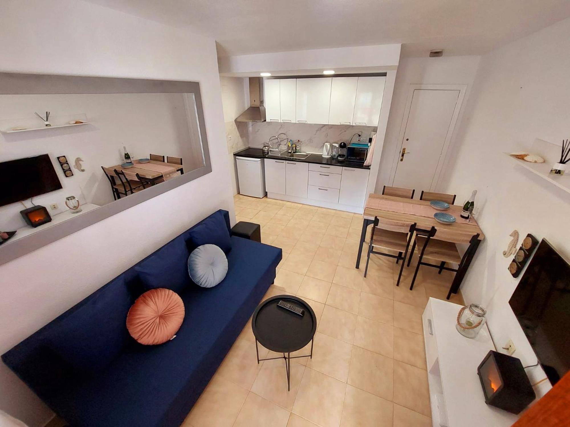 Apartament Casa del Gato Rojo , communal swimming pool , terrace with barbecue view 5