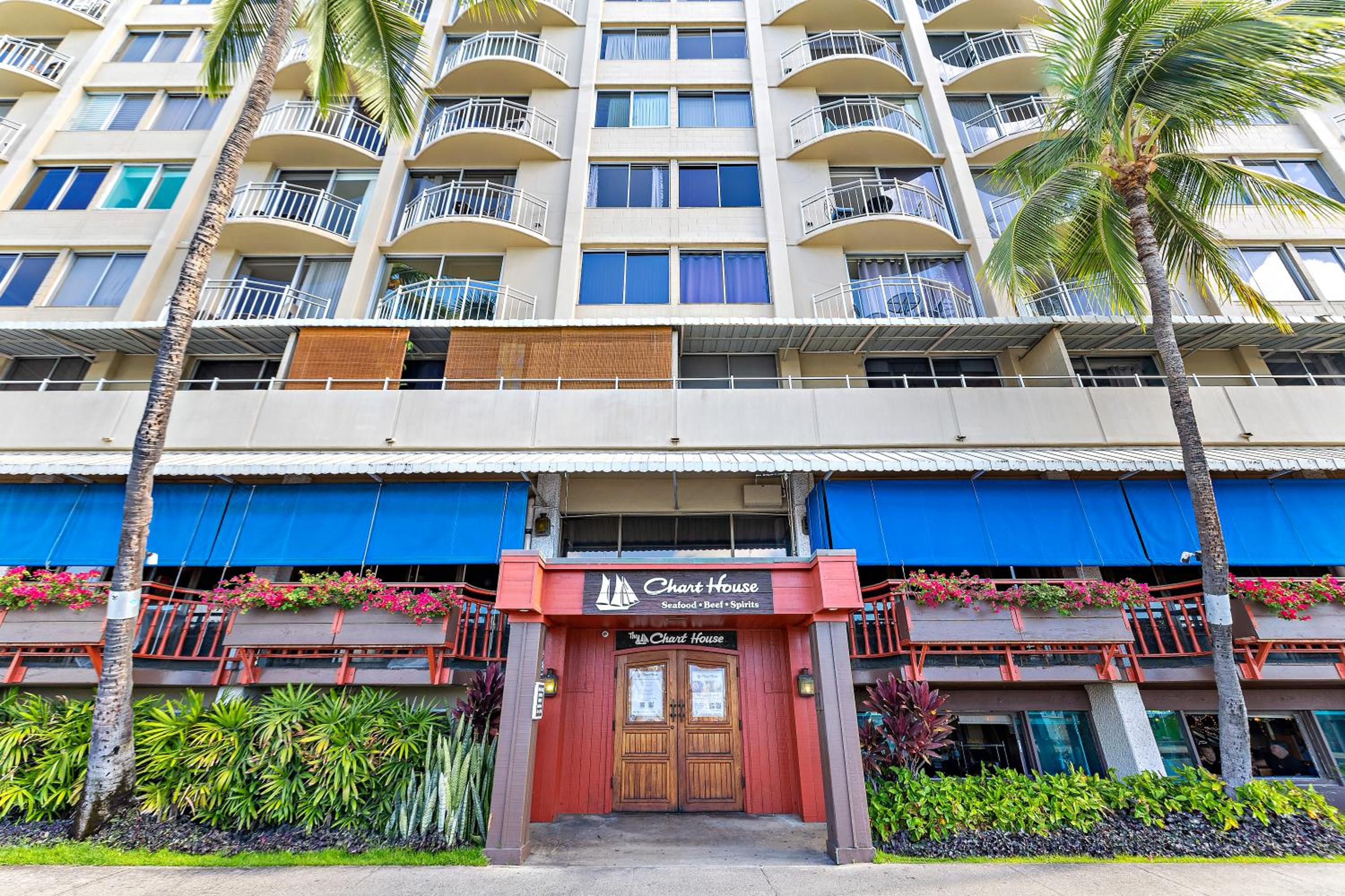 Stunning 1BR Ocean View Condo at Ilikai Marina view 4