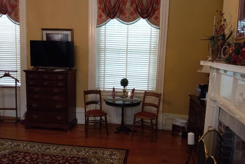 Governor's Corner Bed & Breakfast view 5
