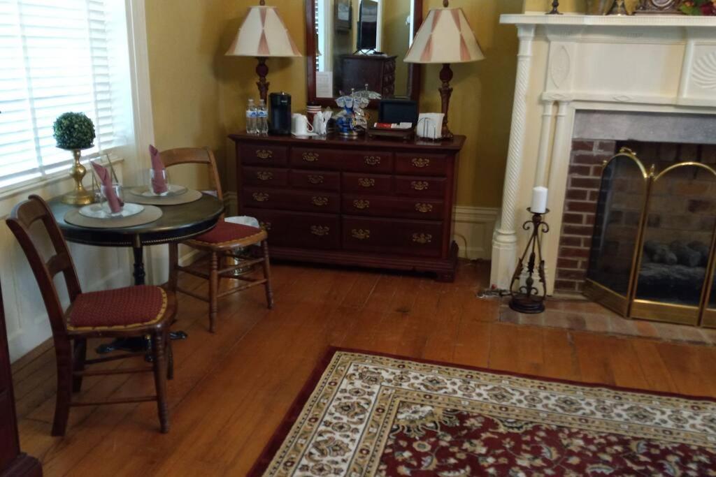 Governor's Corner Bed & Breakfast view 4