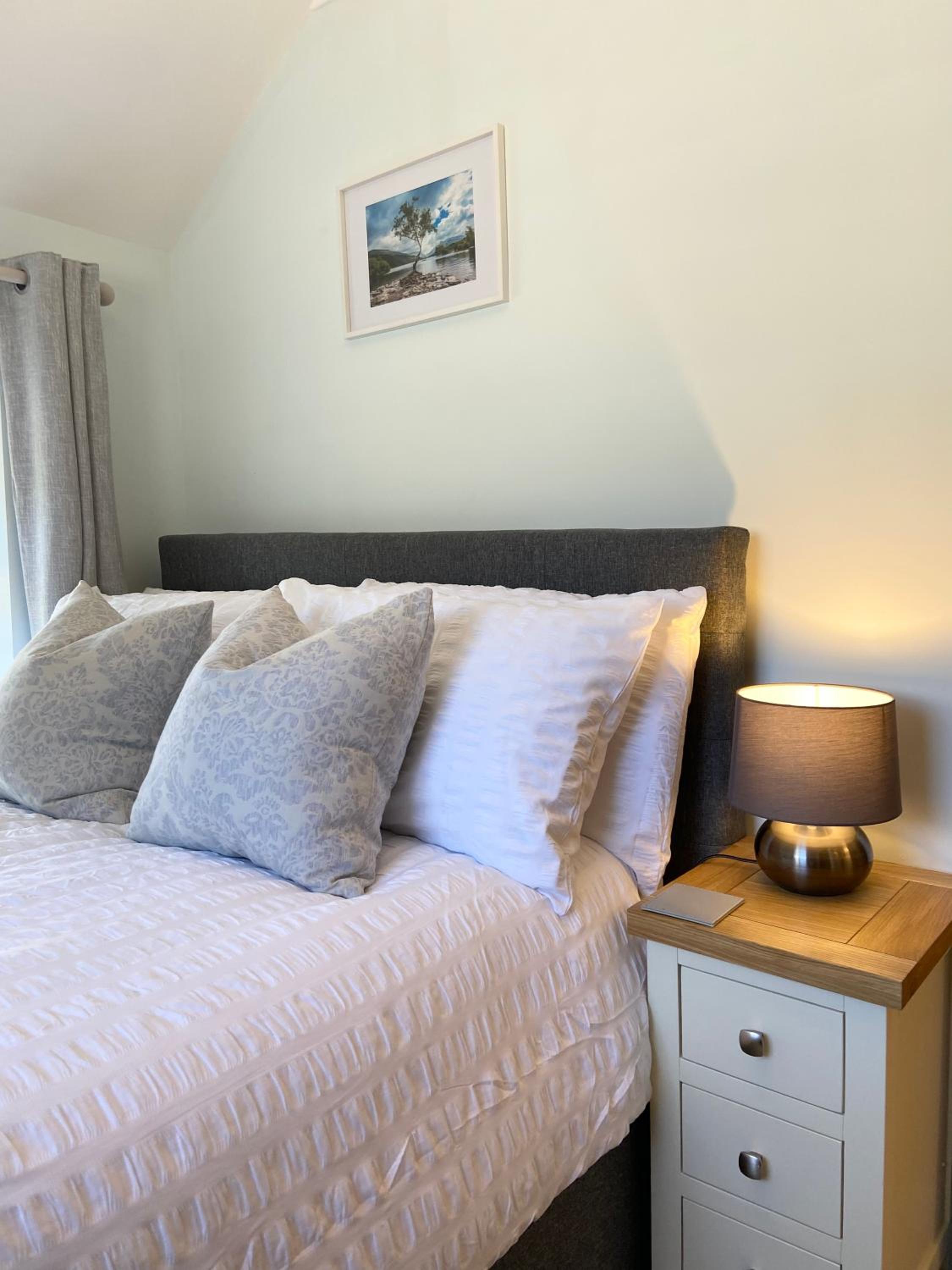 Modern 4-bed Cottage Llanwrst Town Centre & Parking - Snowdonia! near Betws-y-Coed view 3