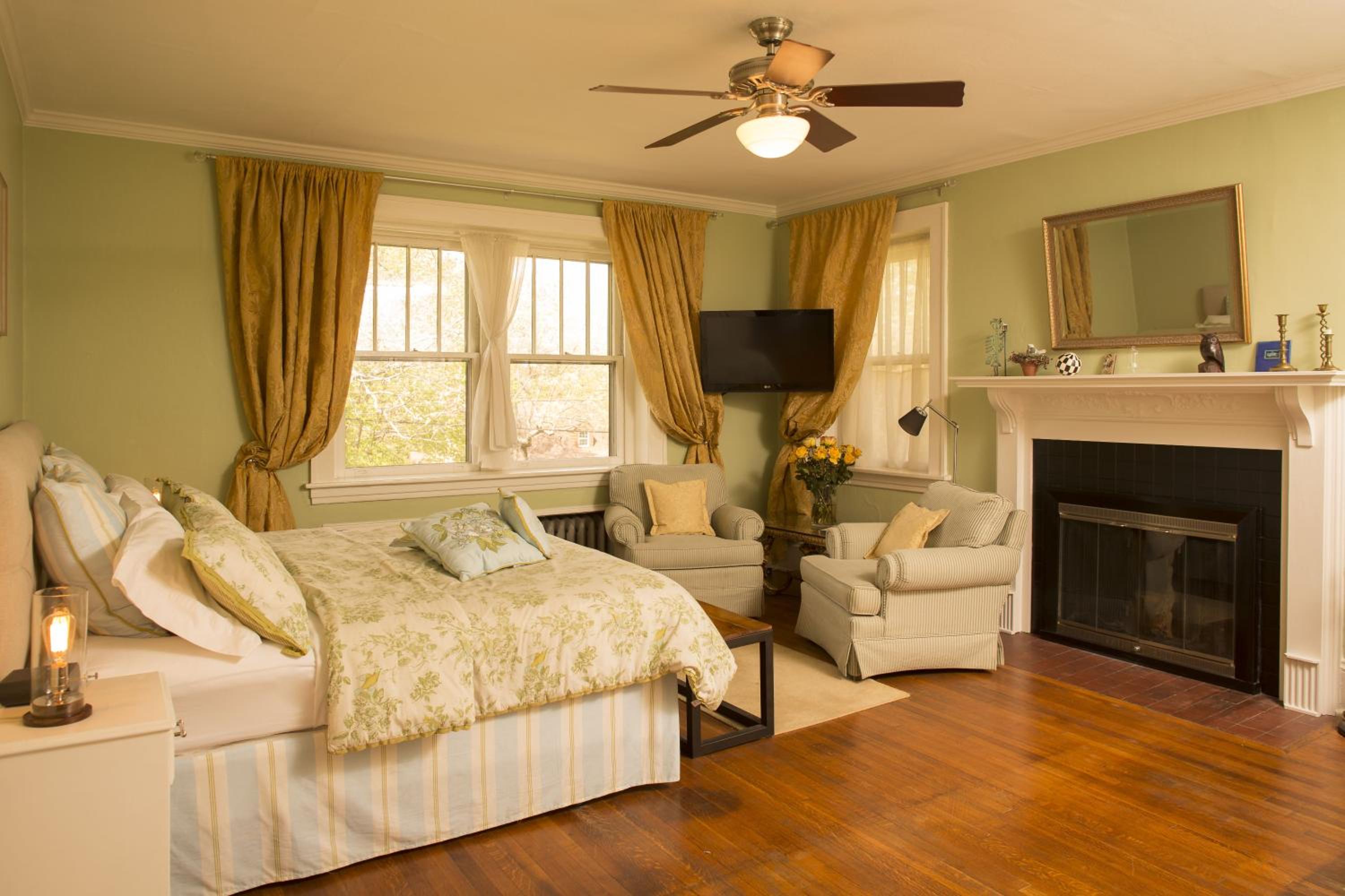 Sweet Biscuit Inn