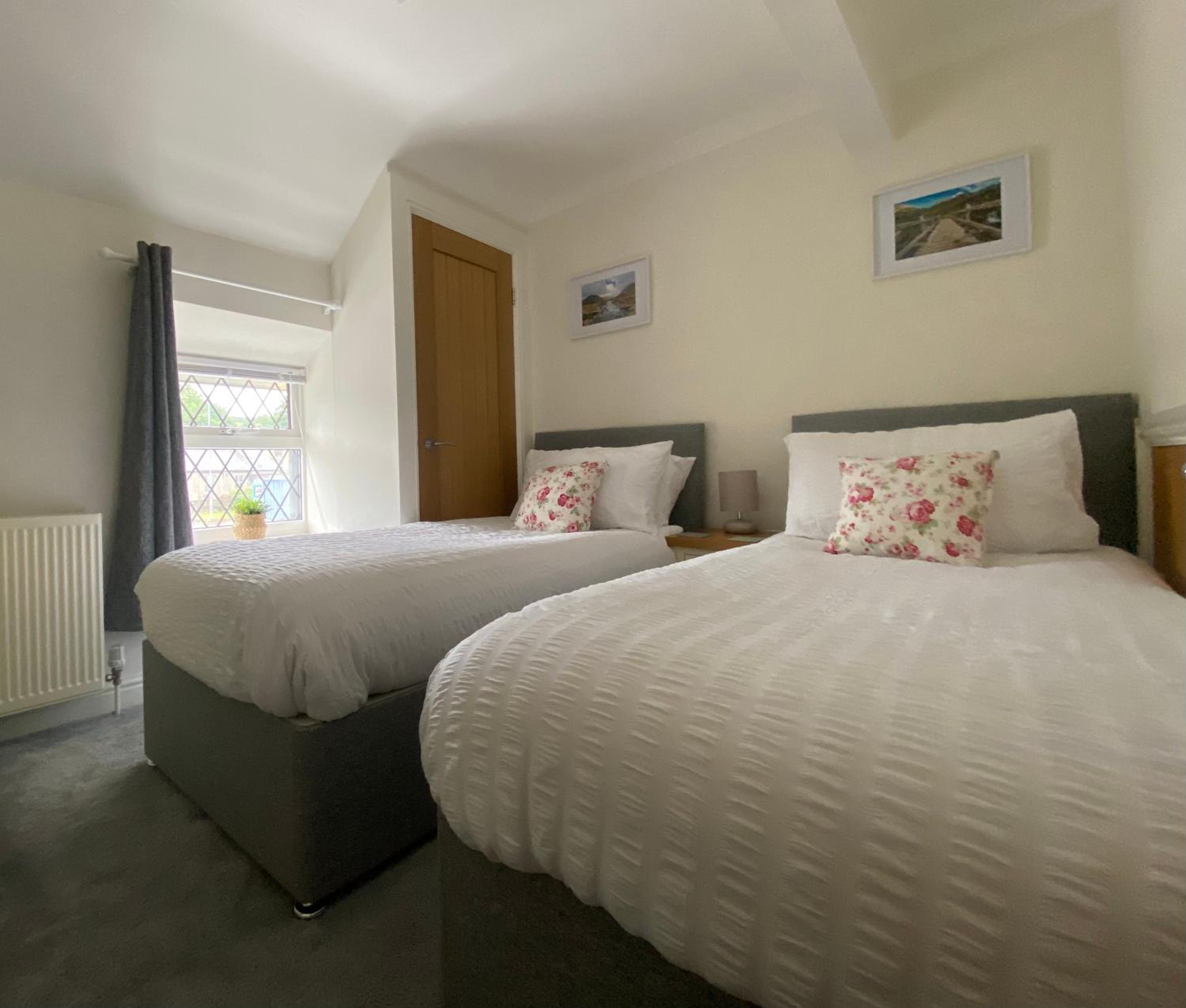 Modern 4-bed Cottage Llanwrst Town Centre & Parking - Snowdonia! near Betws-y-Coed view 4