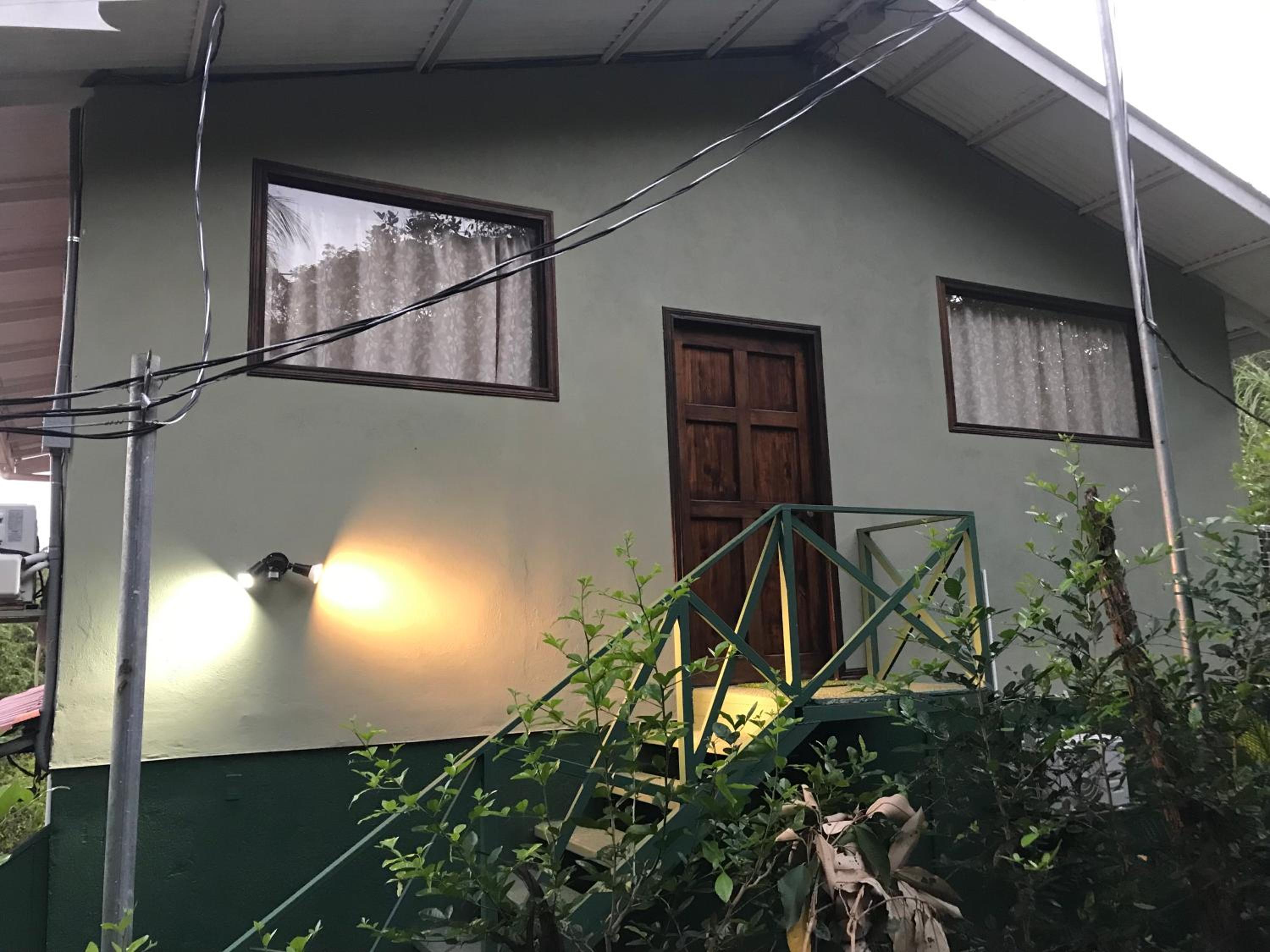 FLOR DE PARAISO BUNGALOWS