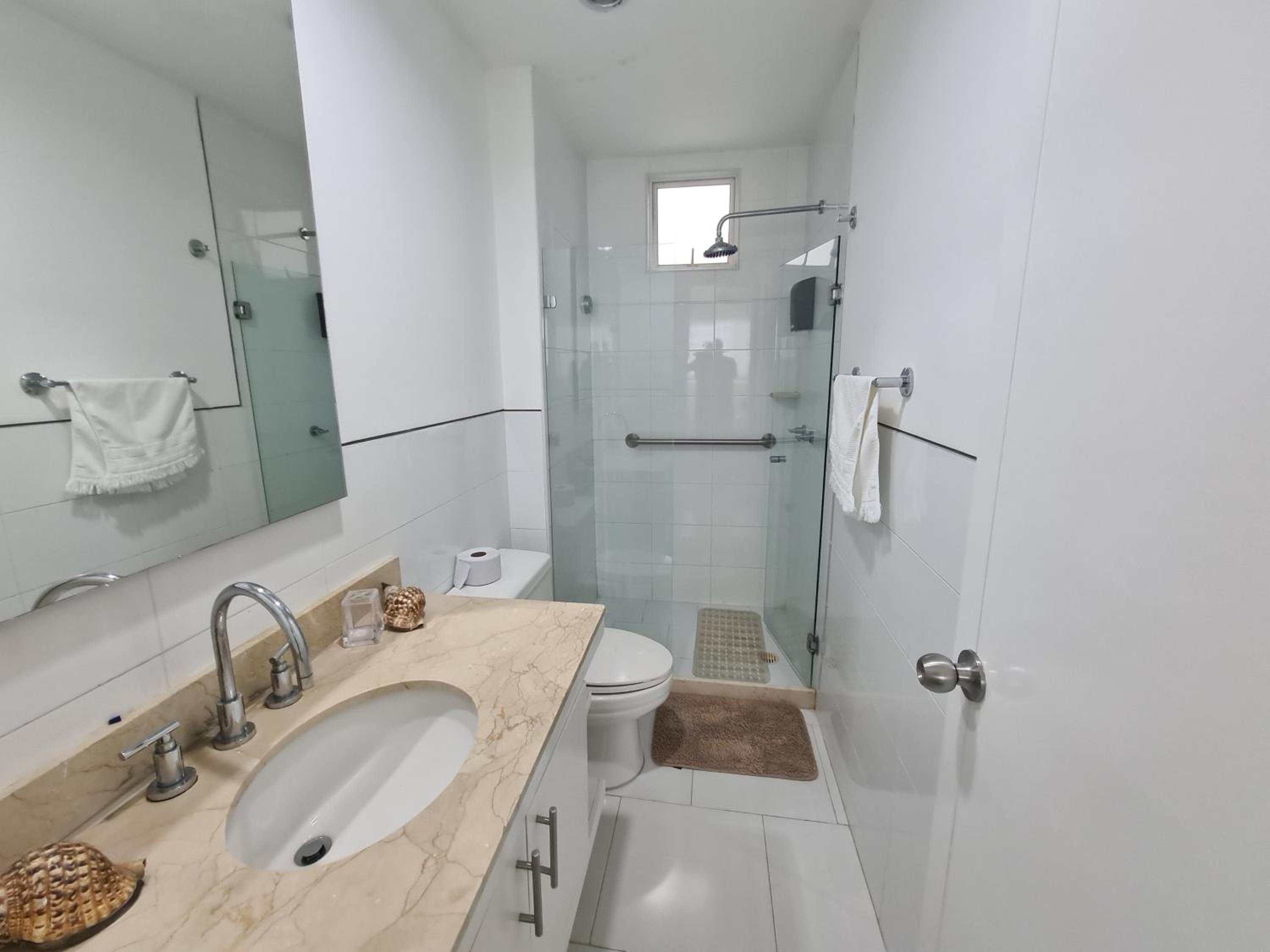 Hermoso apartamento de lujo en Morros 3 , Piso 5 con vista al mar