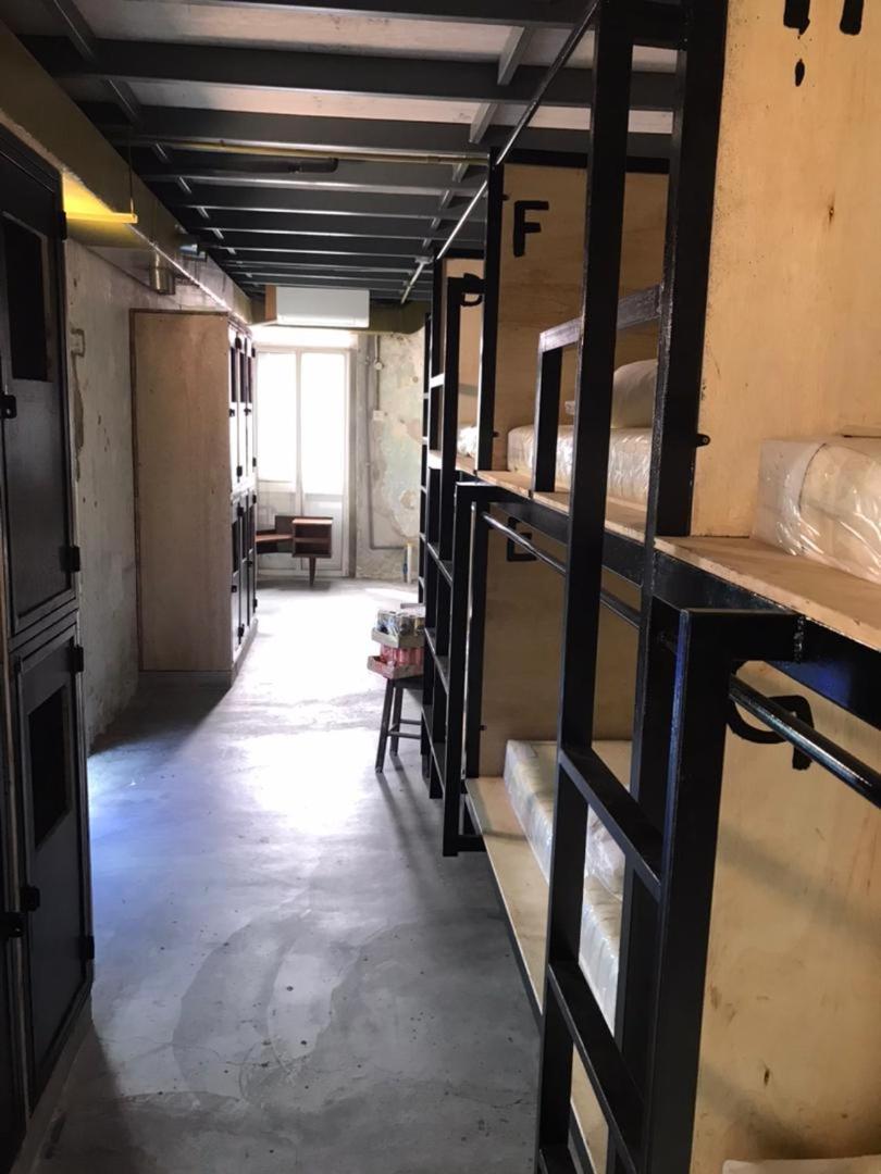 Chinatown Hostel by Mingle - Rooftop Private Jacuzzi with Bar