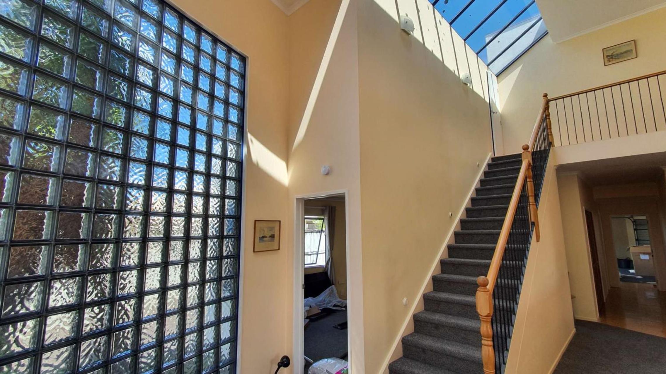 Legacy Big Family House with 5 Bedrooms view 3