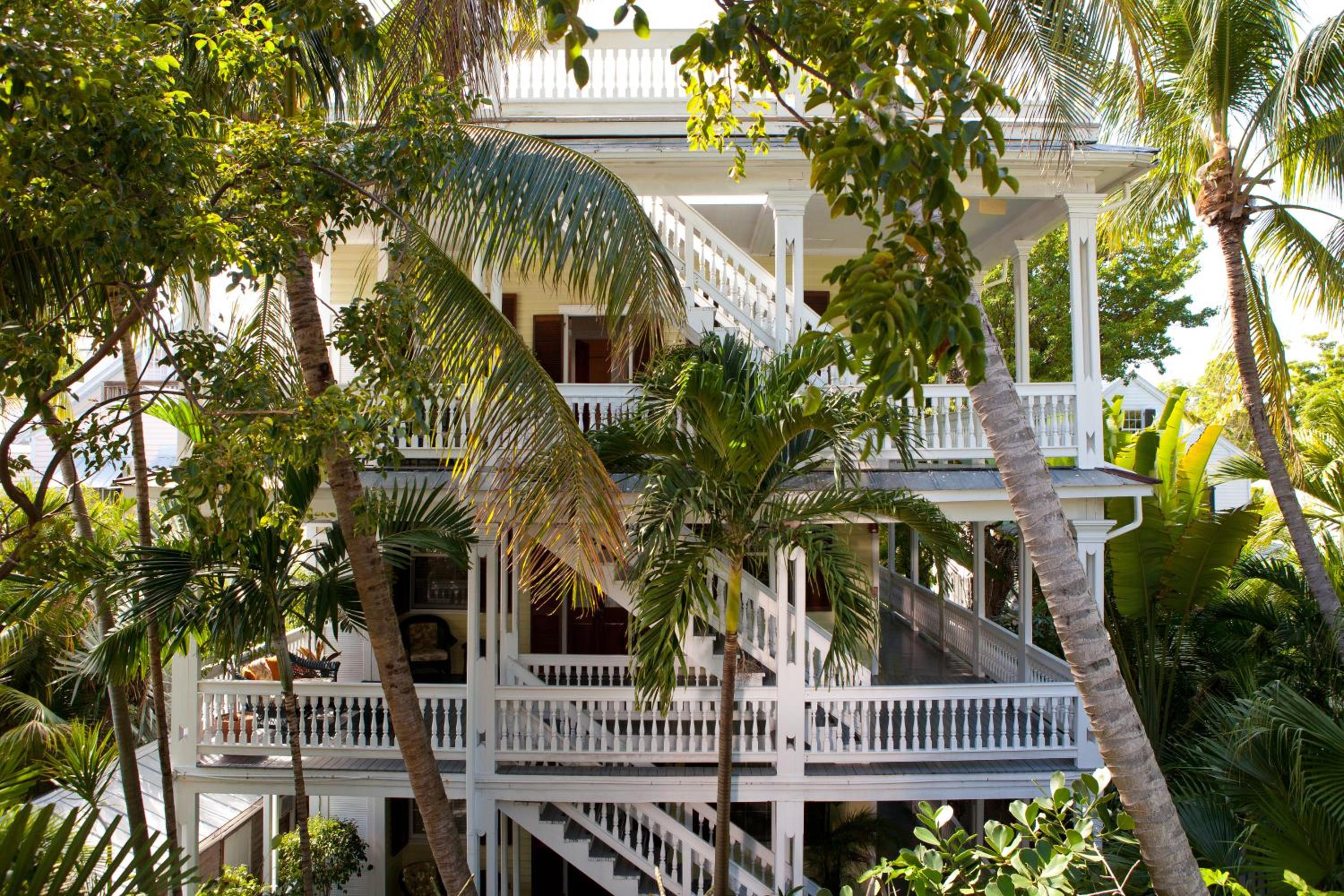 Hotel Island City House - Image 1