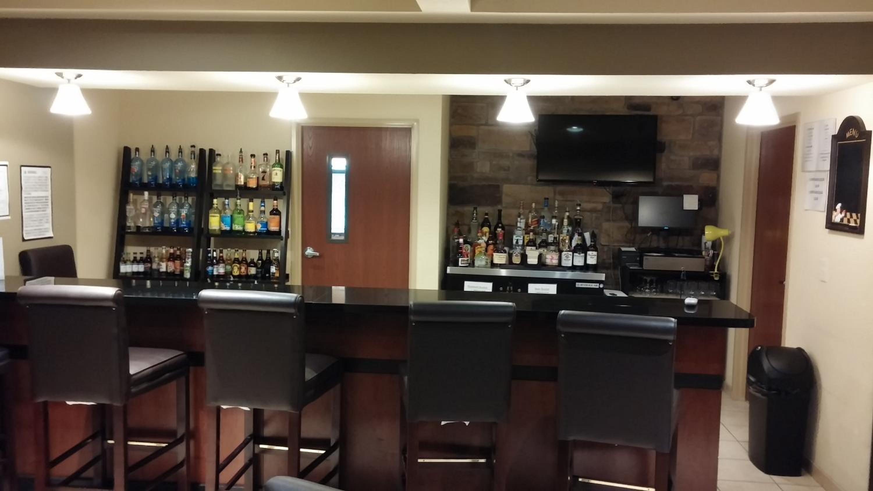 Cobblestone Inn & Suites - Holyoke