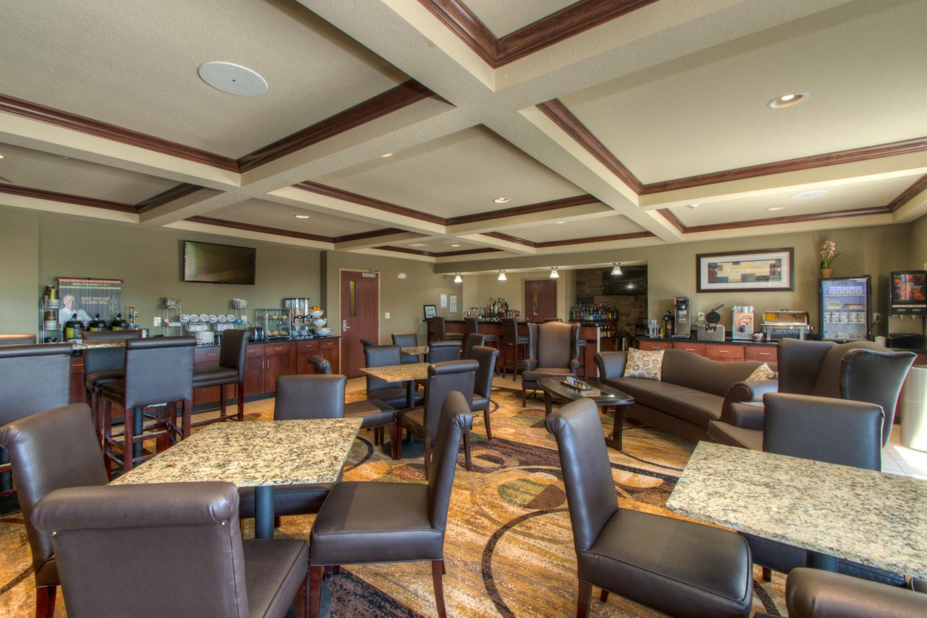 Cobblestone Inn & Suites - Holyoke