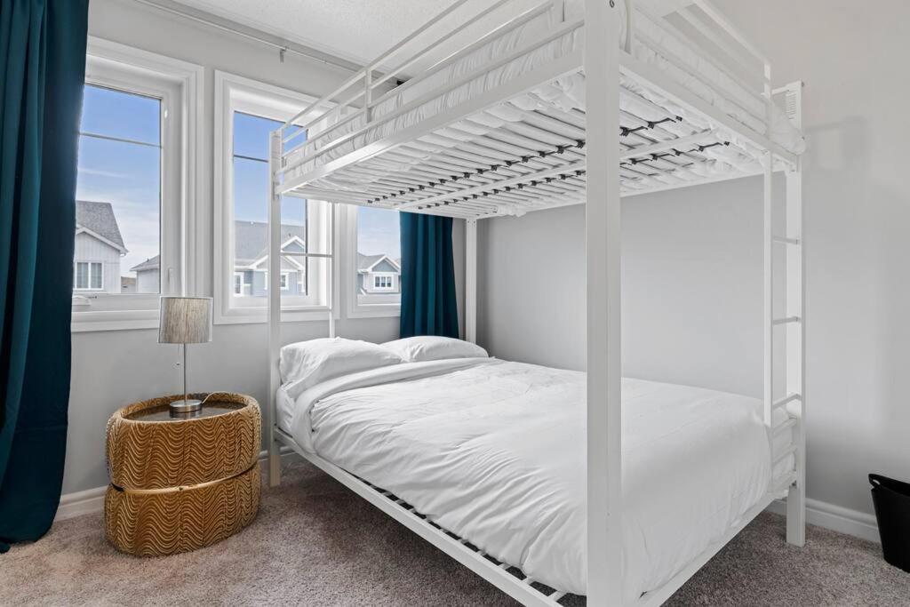 Cozy Home - 9mins to WEM -Foosball -Vintage arcade - Air conditioning