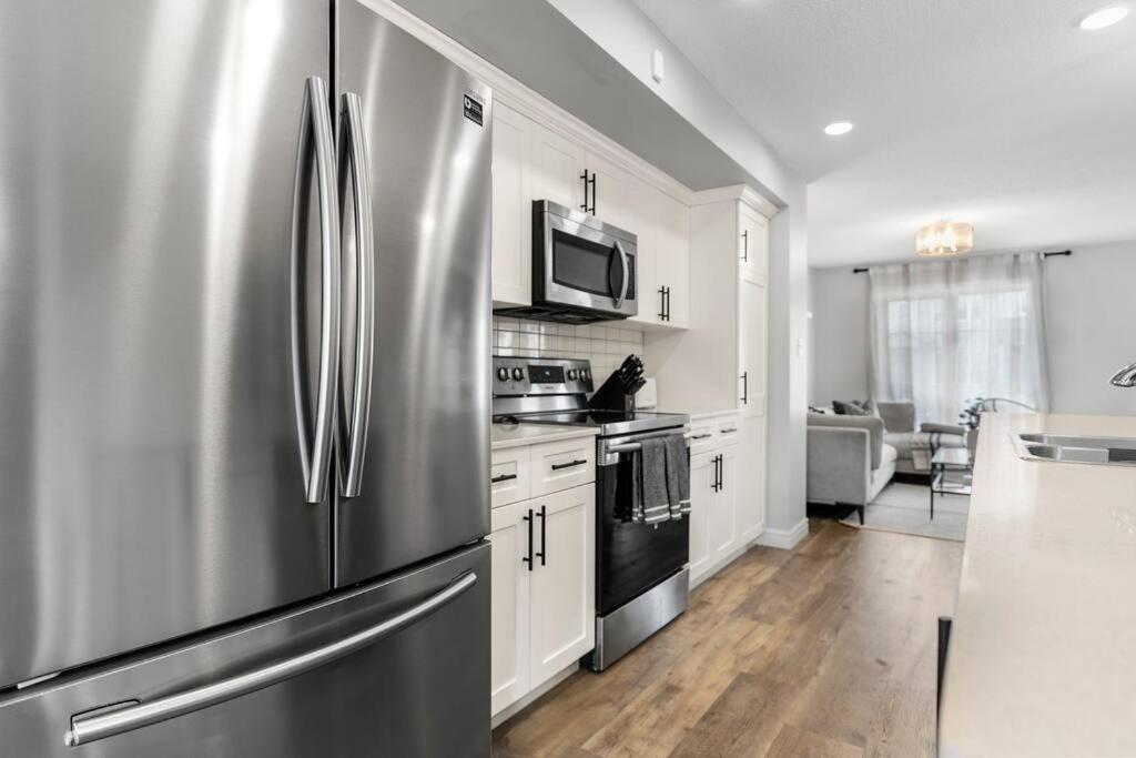 Cozy Home - 9mins to WEM -Foosball -Vintage arcade - Air conditioning