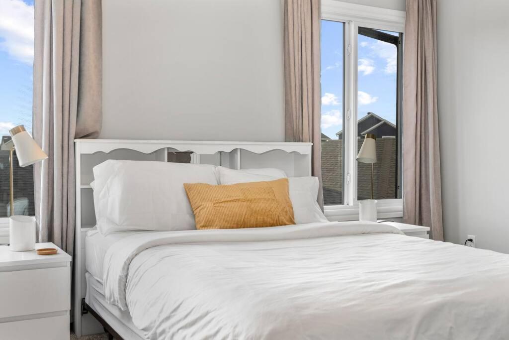 Cozy Home - 9mins to WEM -Foosball -Vintage arcade - Air conditioning