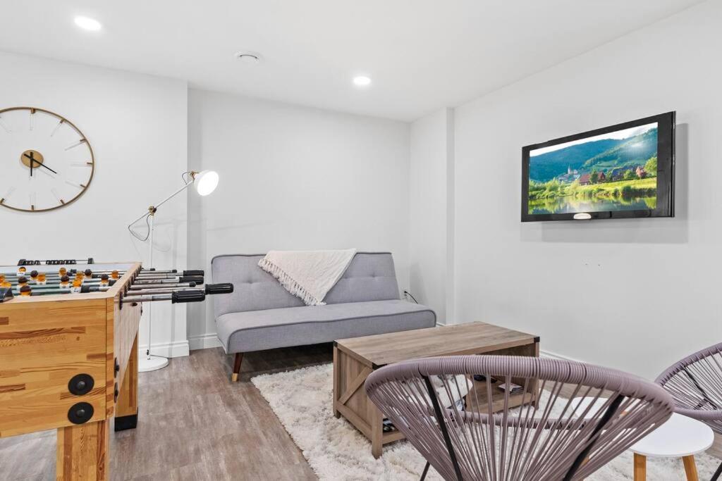 Cozy Home - 9mins to WEM -Foosball -Vintage arcade - Air conditioning