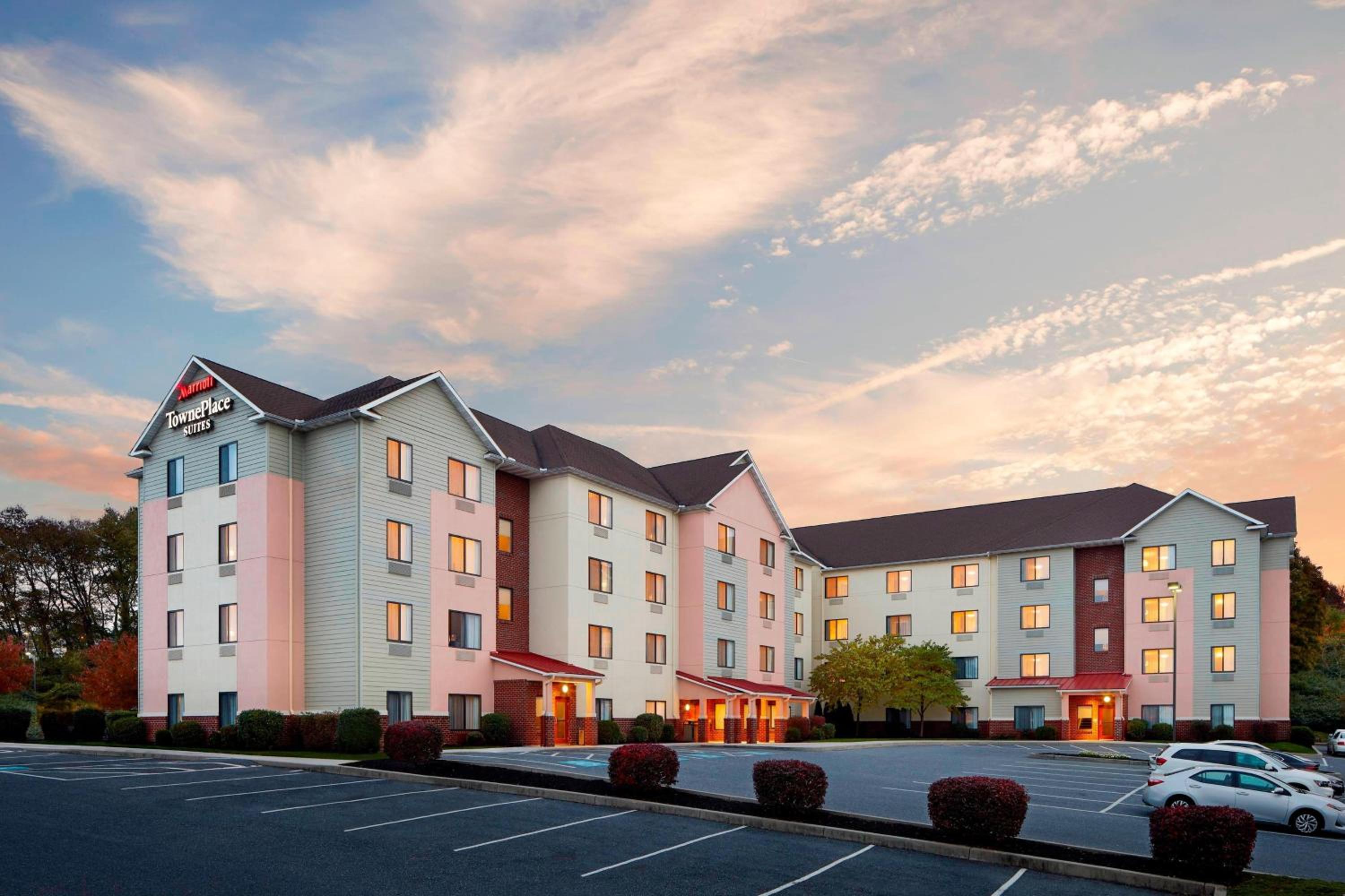 Hotel TownePlace Suites by Marriott Harrisburg Hershey - Image 1