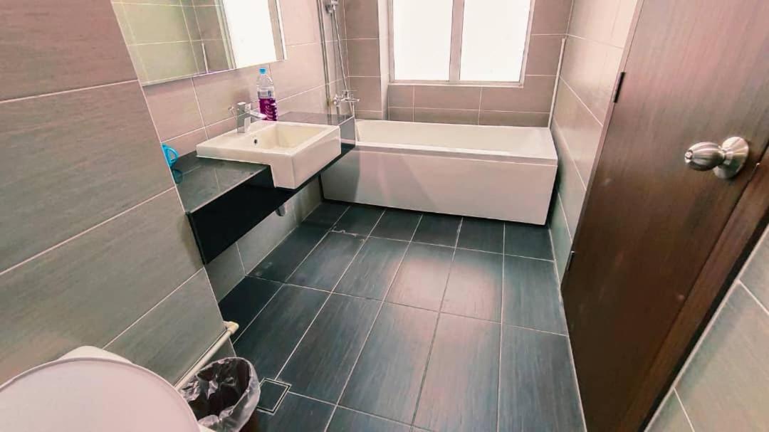 KSL City Mall D'Esplanade Apt 10min to CIQ, near to Legoland