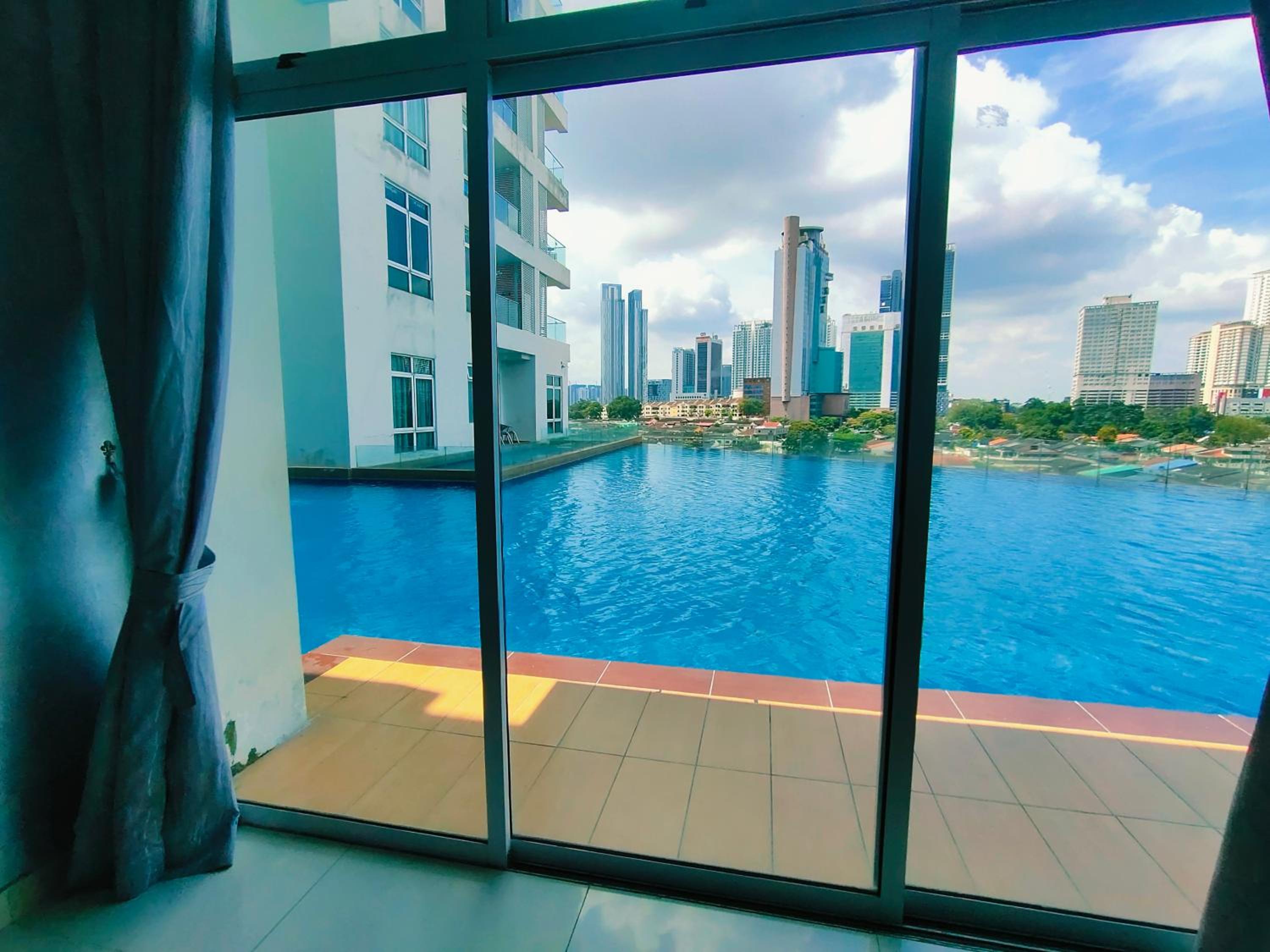 KSL City Mall D'Esplanade Apt 10min to CIQ, near to Legoland