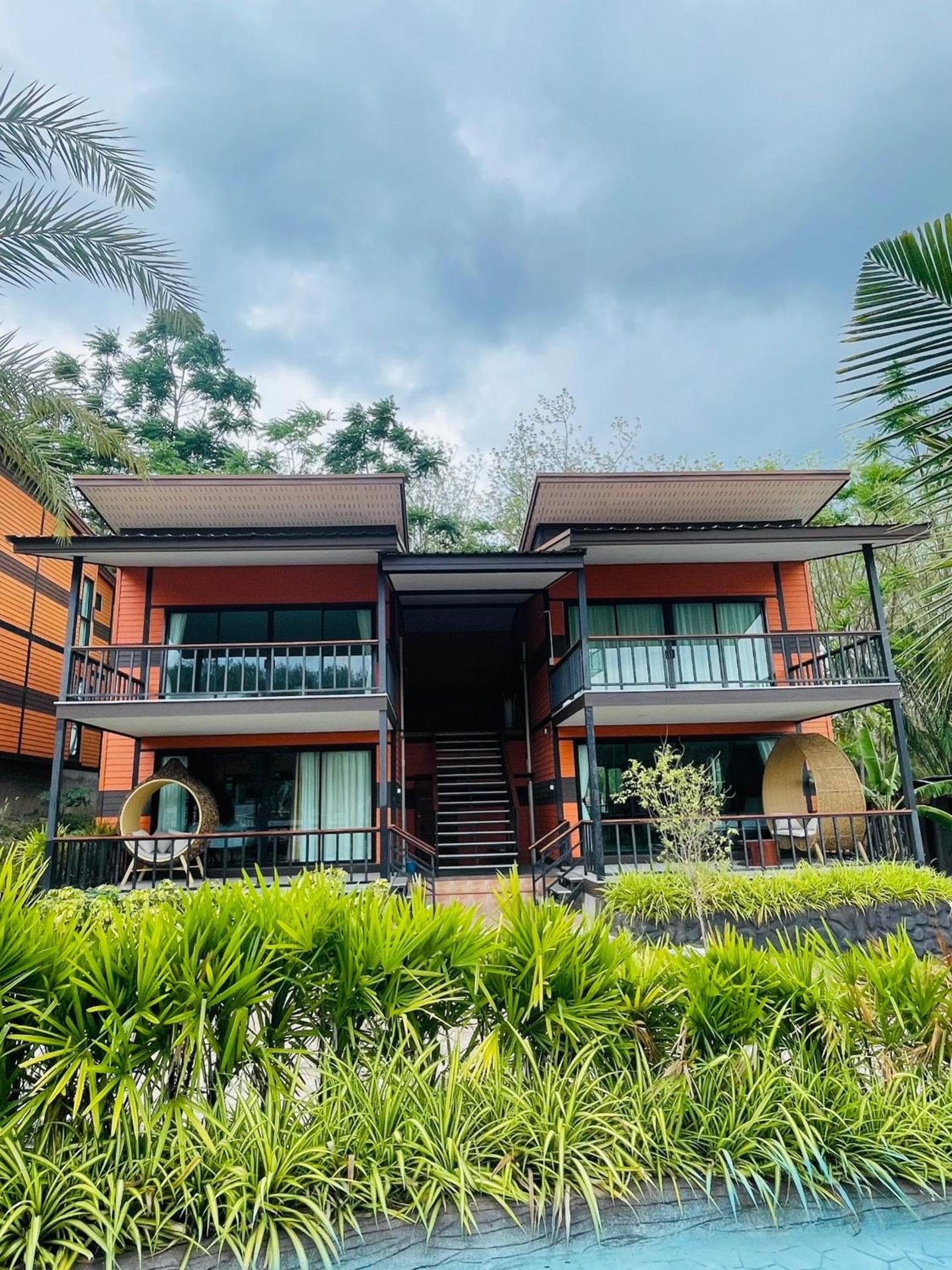 Chomview Resort