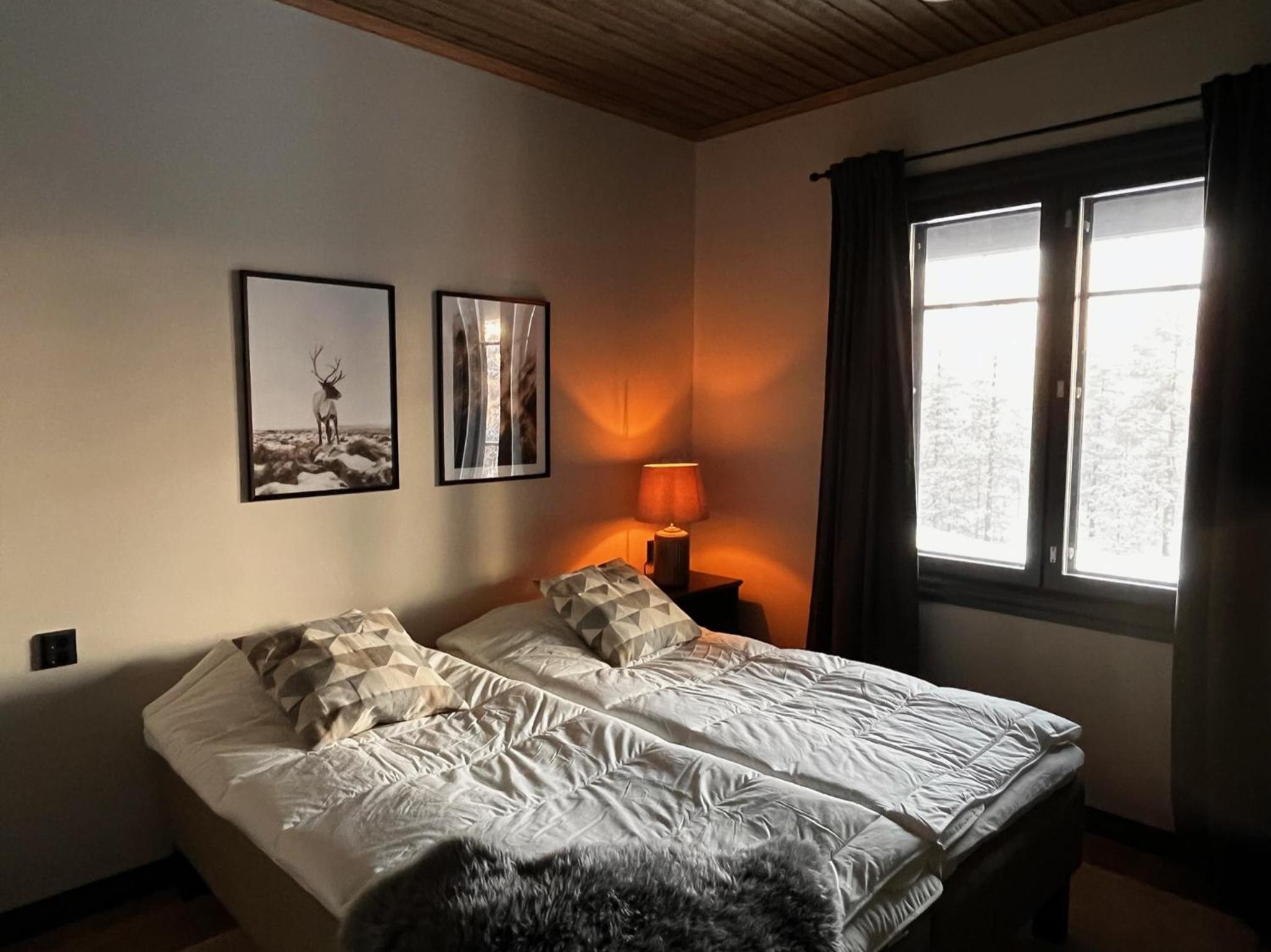 Porthos Ski-in Lodge with private hot tub and sauna in Lapland