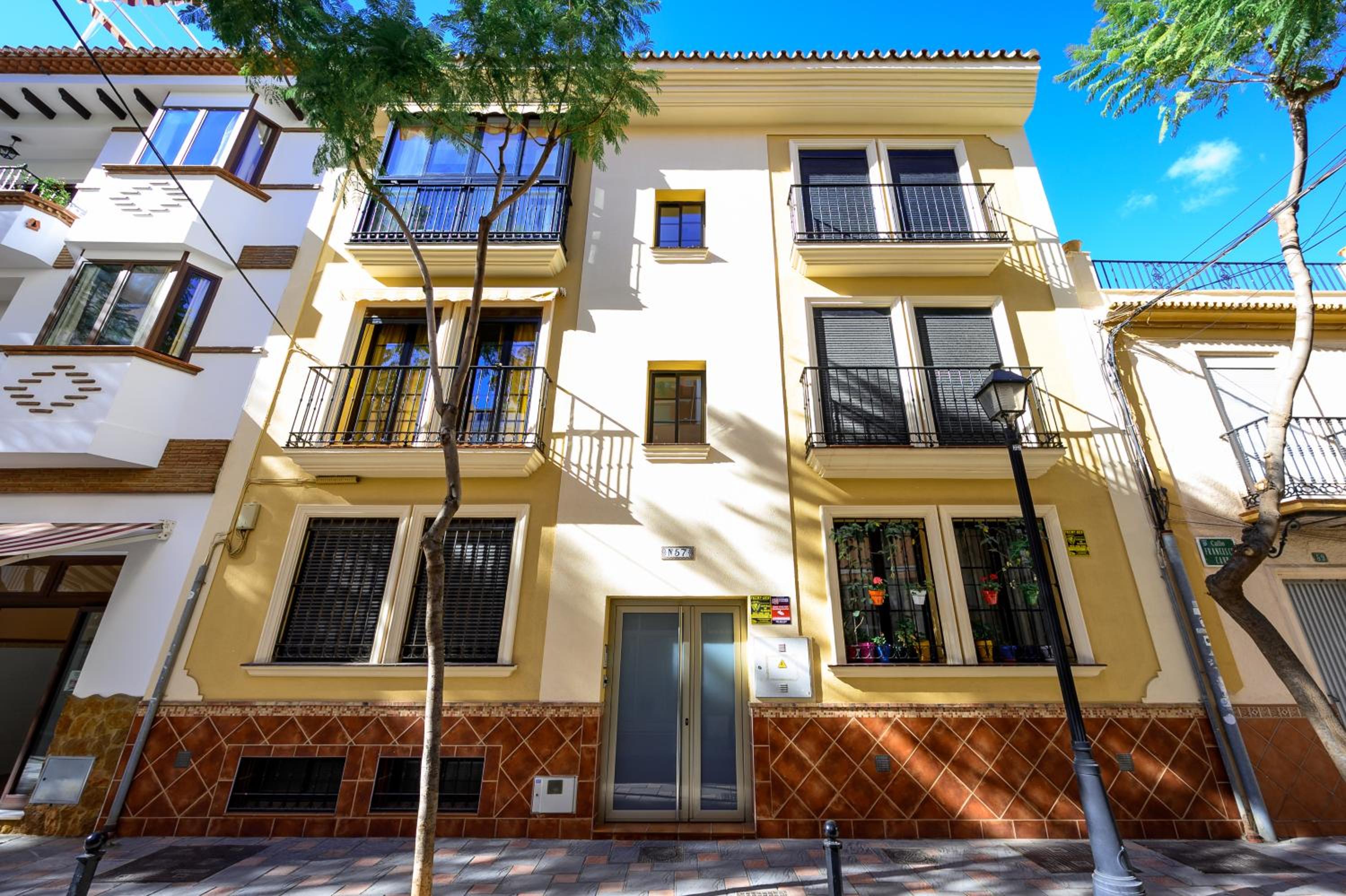 Hotel Sauna, 3 bedroom apartment by 10ToSea - Image 1