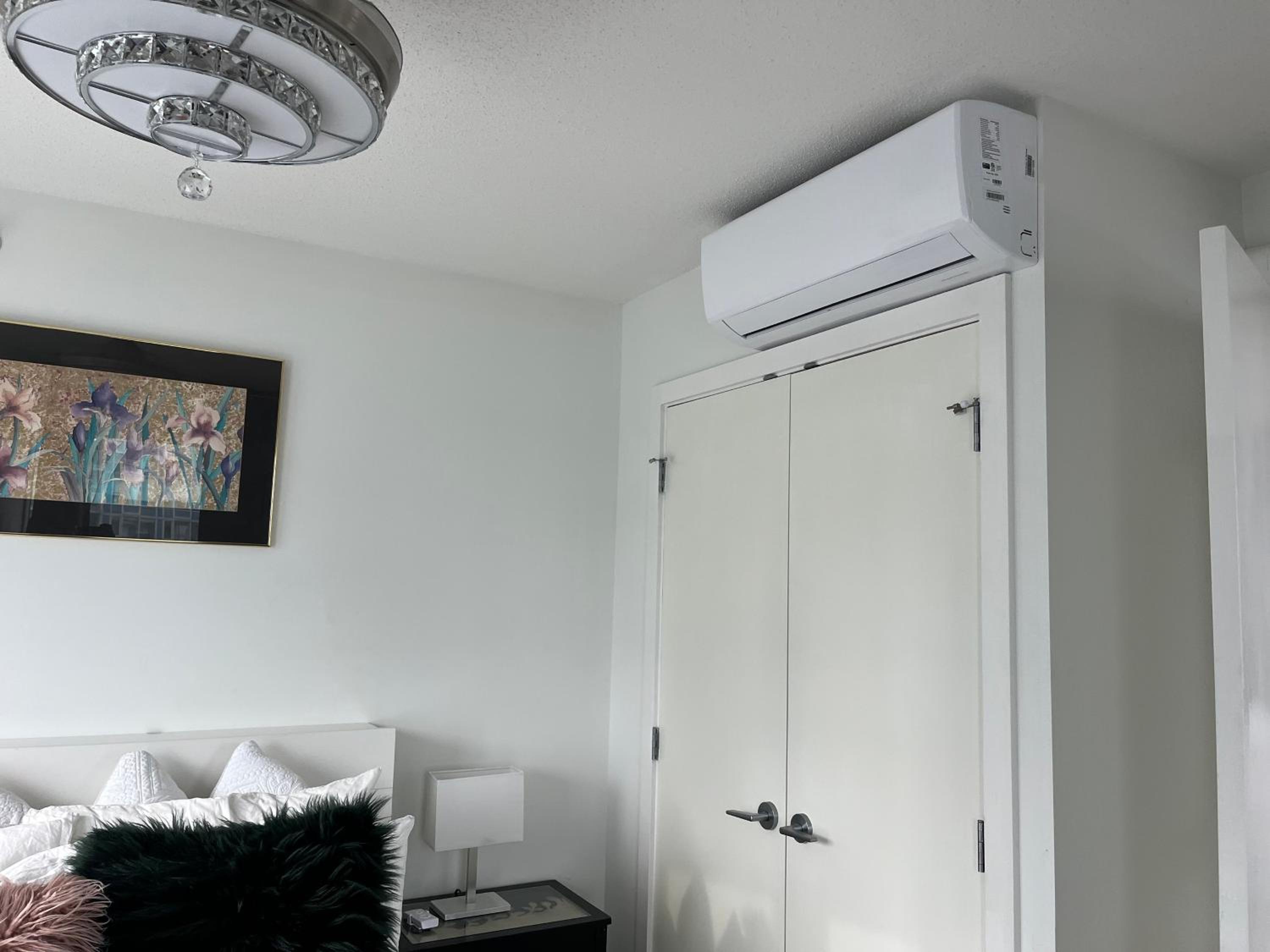 Water View Condo in Downtown Vancouver (2BR/2Bath) view 2