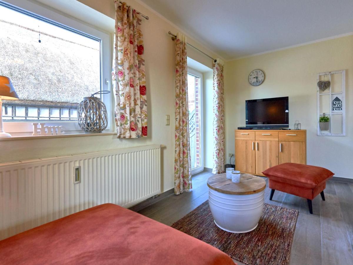 Ferienhaus Lobbe - Wohnung 01 mit Terrasse strandnah view 5