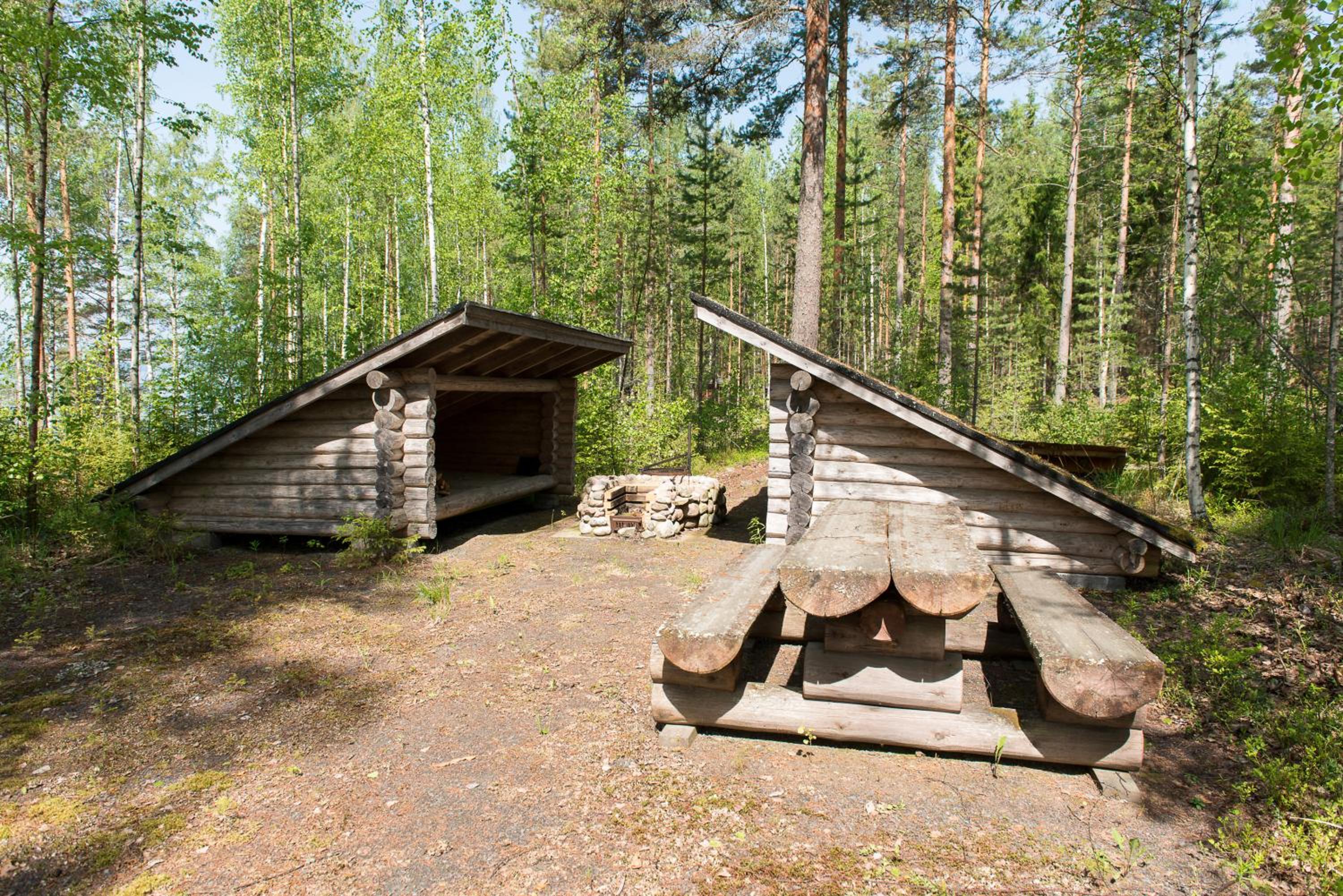 Lakeside Cottages