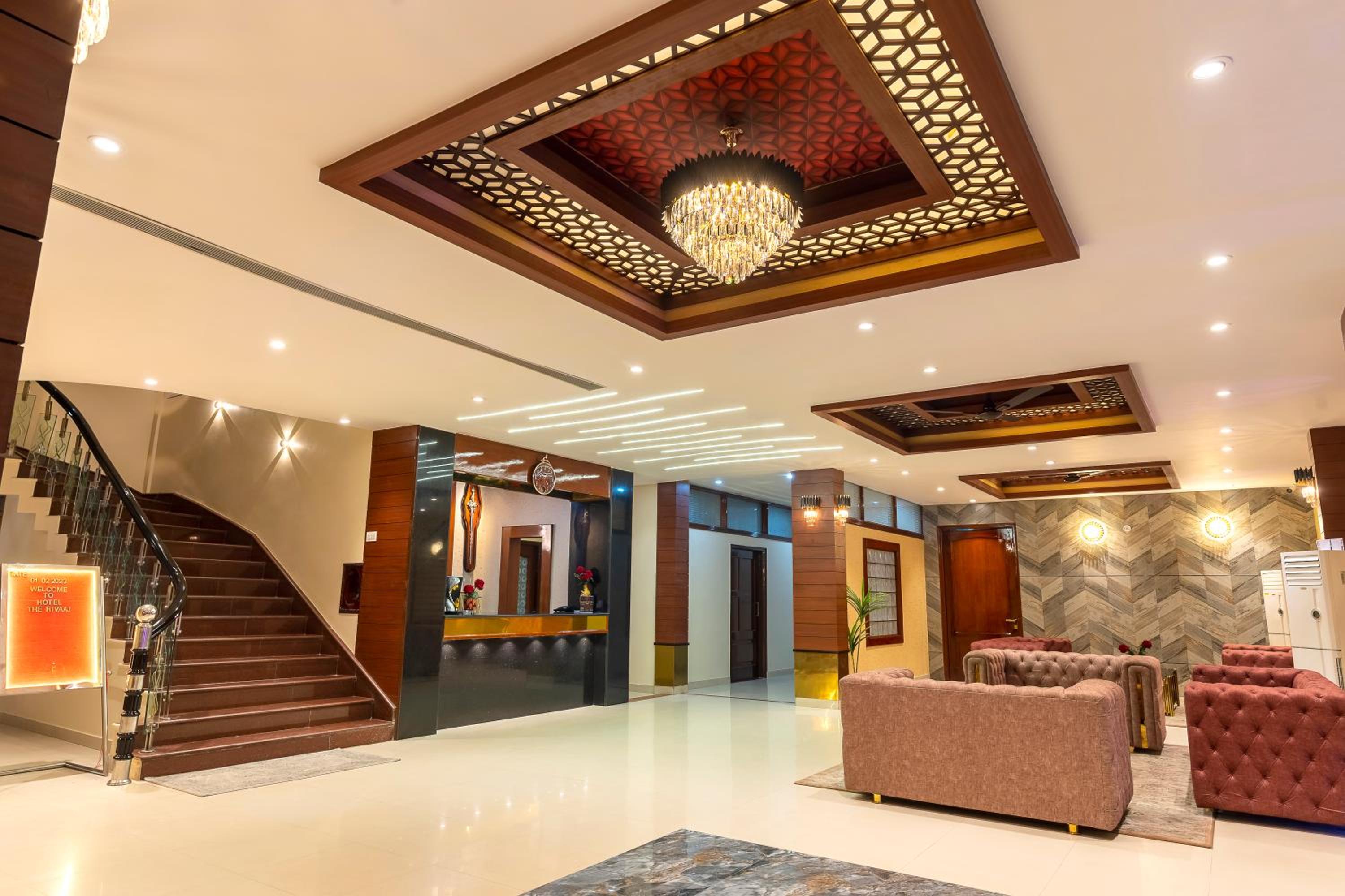 Lobby & Reception
