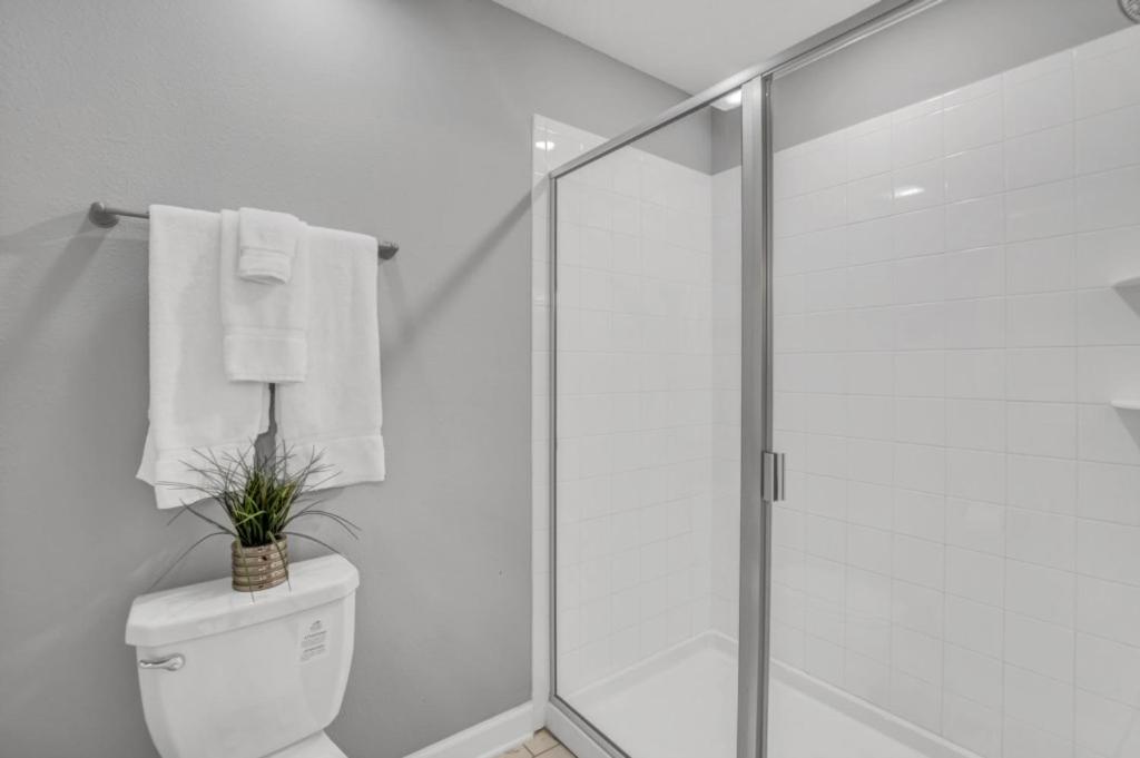 Storey Lake Resort - 9 Bed 5 Baths VILLA