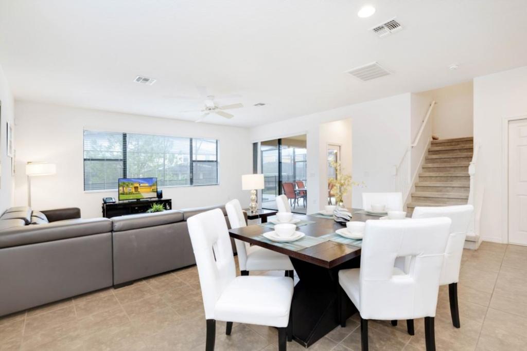 Providence - 4 Bed 4 Baths VILLA