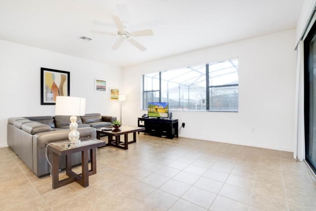 Providence - 4 Bed 4 Baths VILLA