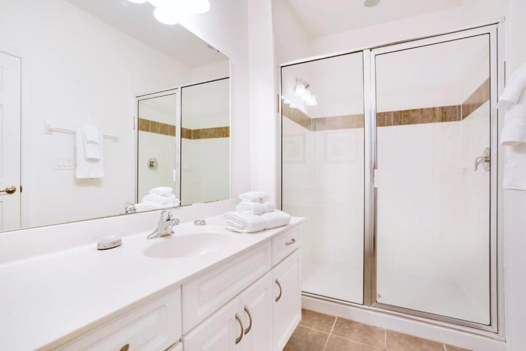 Providence - 4 Bed 4 Baths VILLA