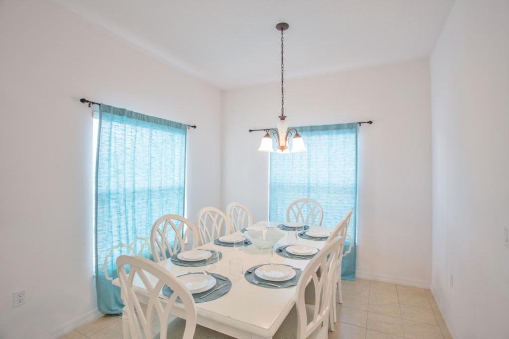 Highgate at Legacy Park - 4 Bed 3 Baths VILLA view 5