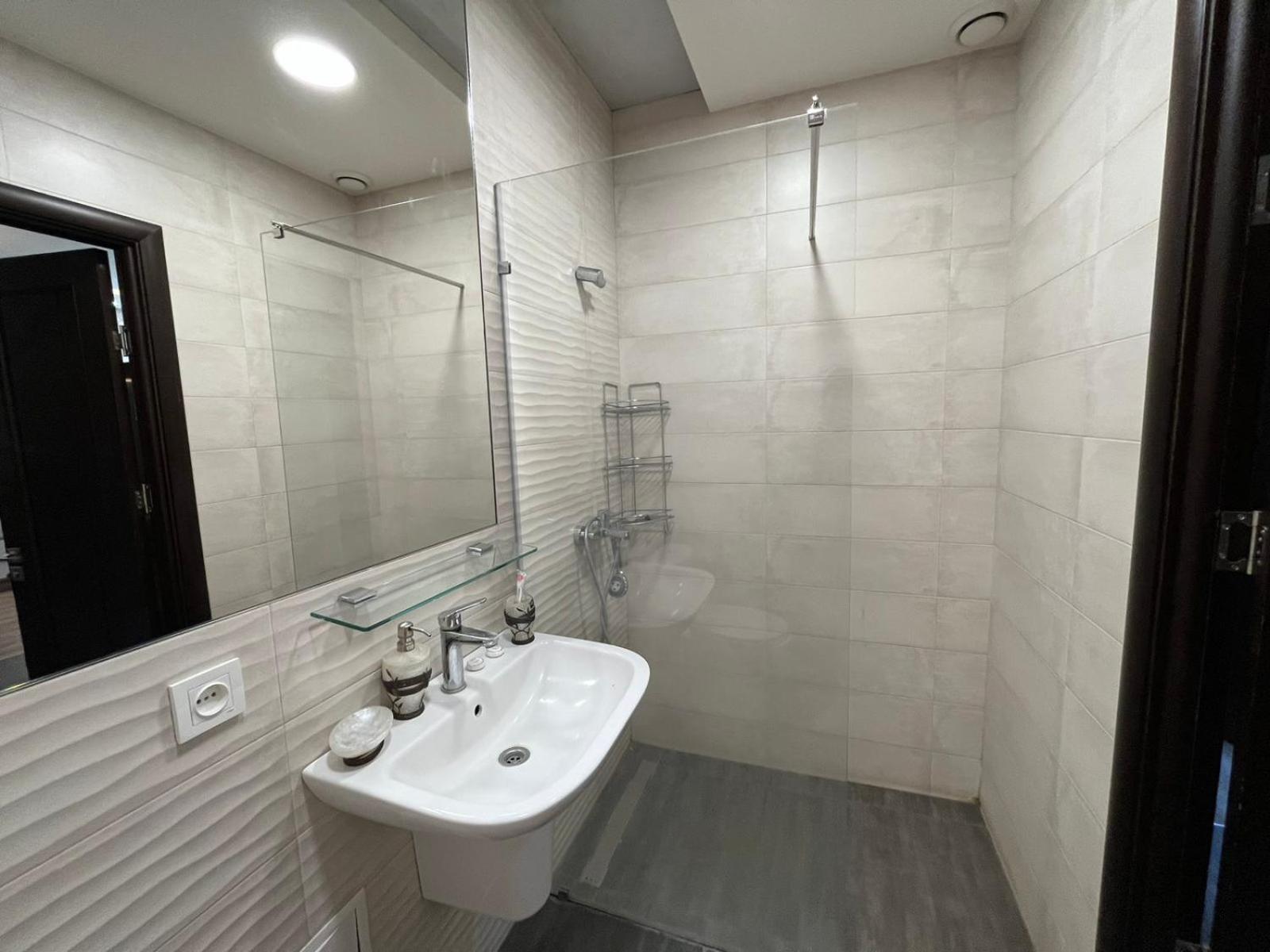 Modern Apartament in Vaxarshyan Str.