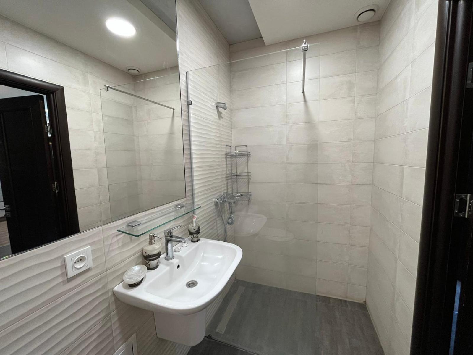 Modern Apartament in Vaxarshyan Str.