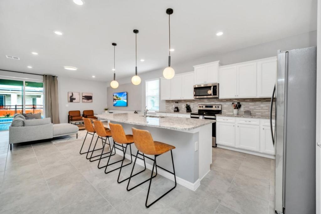 Windsor Island - 8 Bed 6 Baths VILLA view 3