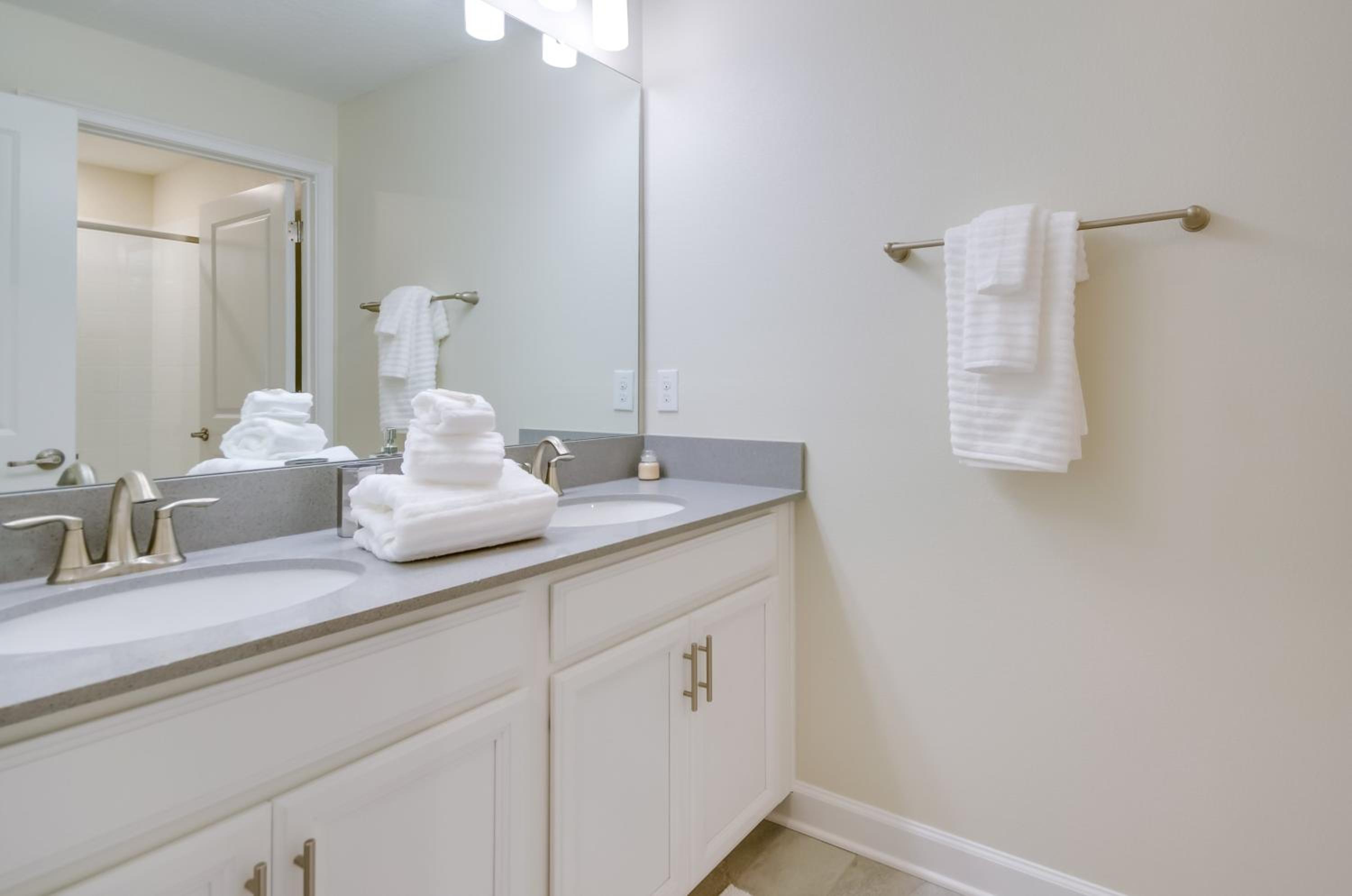 Champions Gate Resort - 4 Bed 3 Baths TOWNHOME view 2