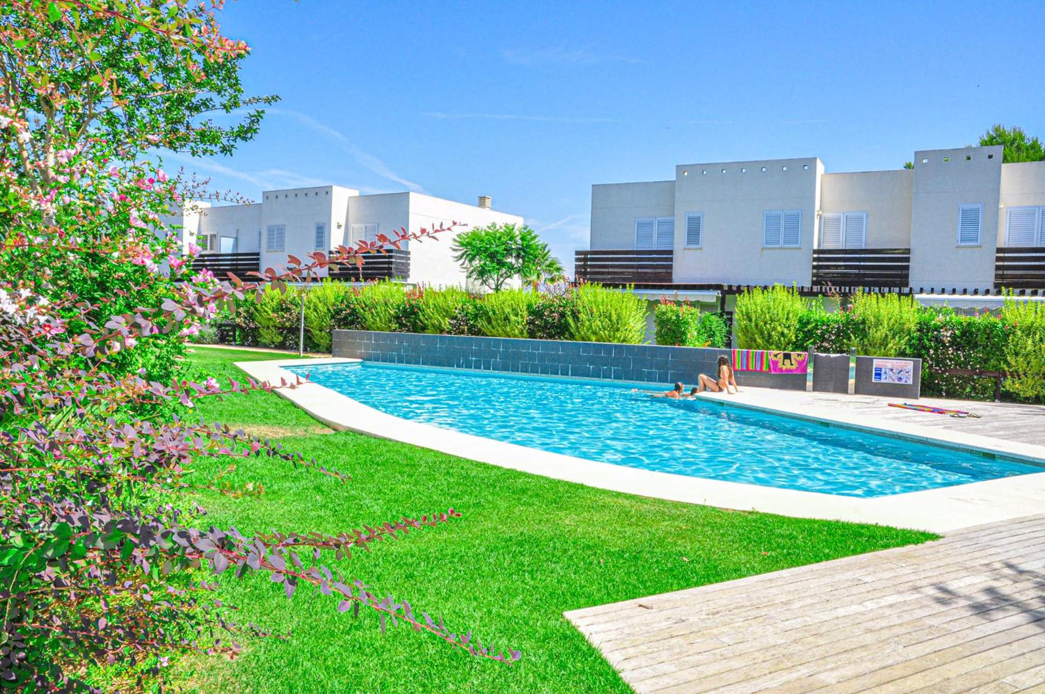 LITORAL COSTA DORADA - LAS PALMERAS Only families view 5