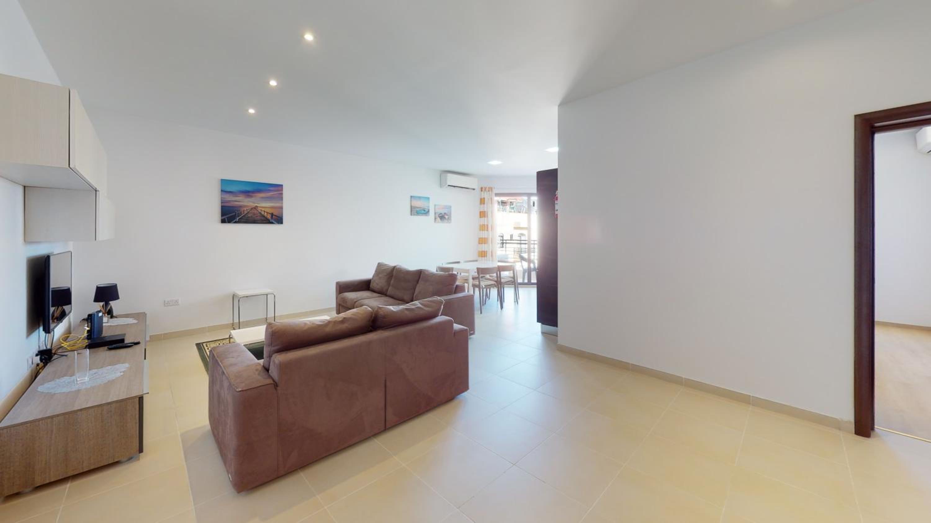 Spacious 2 bedroom apartment in Sliema view 3