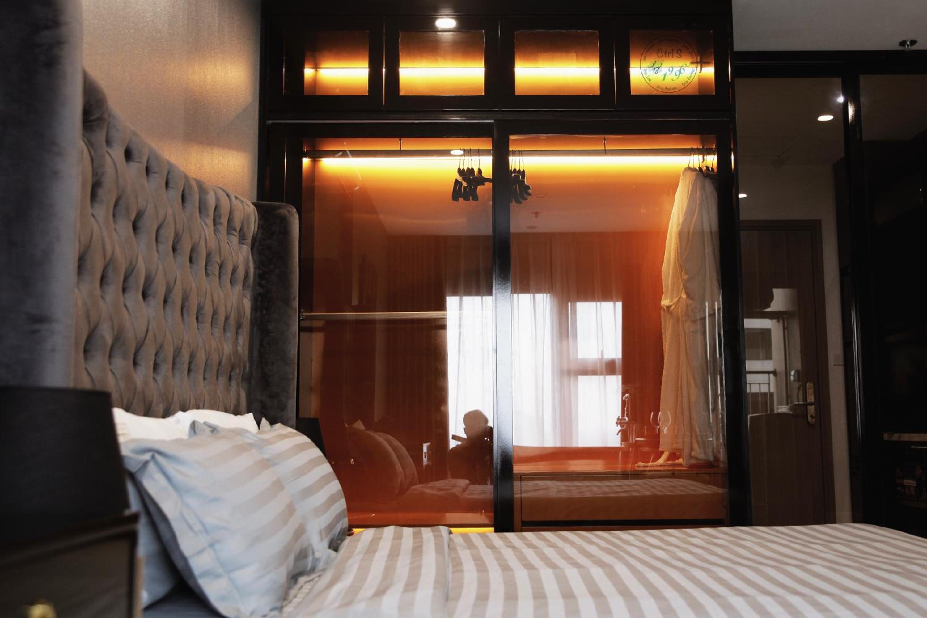 Vinhomes Ocean Park - Ctrl S by 1996 - The Luxe with bathtub - The Light with bathtub and projector - The Vintage with high floor - The Indochine with open