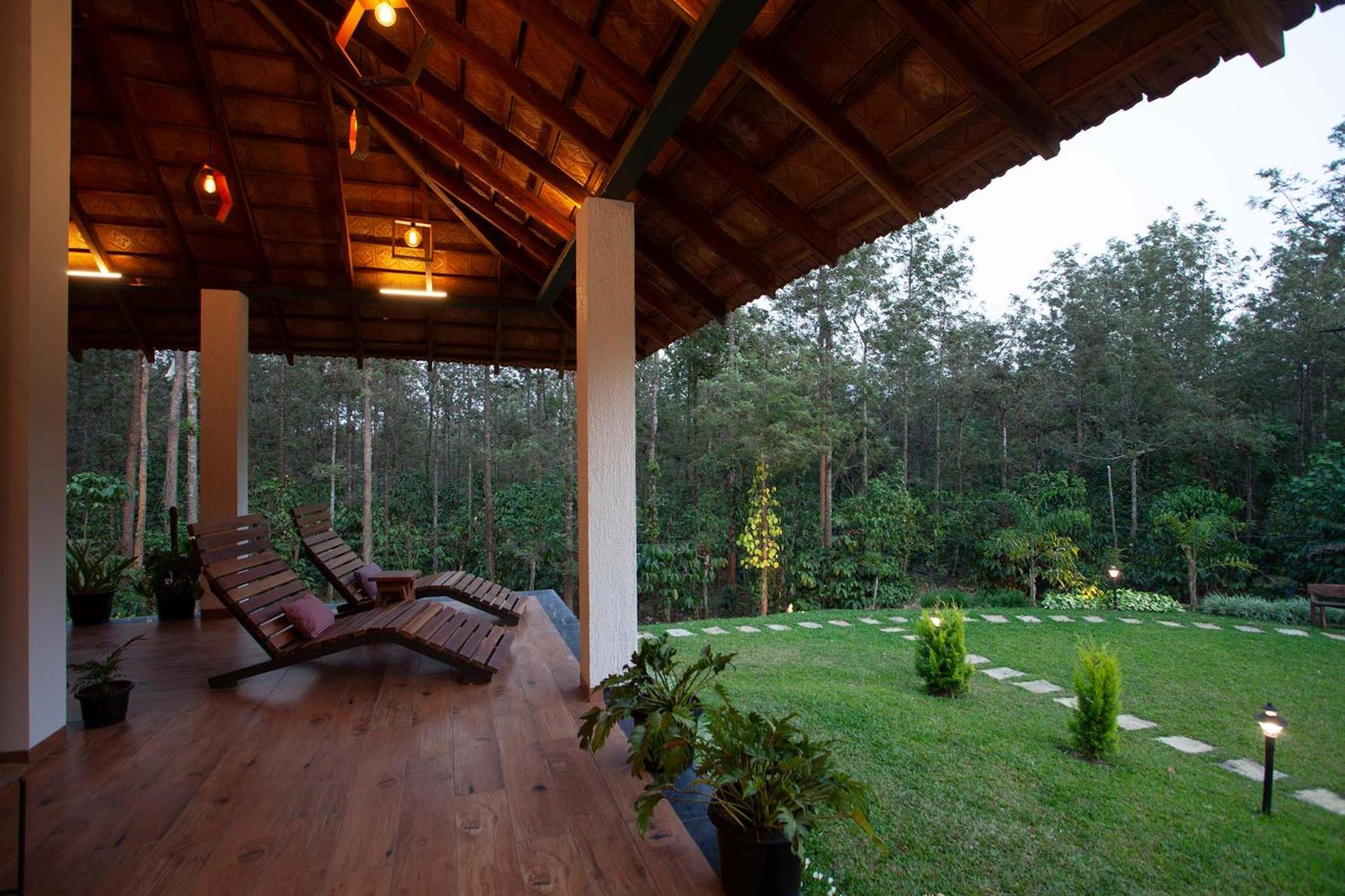 StayVista at Cedar - Strelitzia 2BHK with Breakfast and Jacuzzi view 3