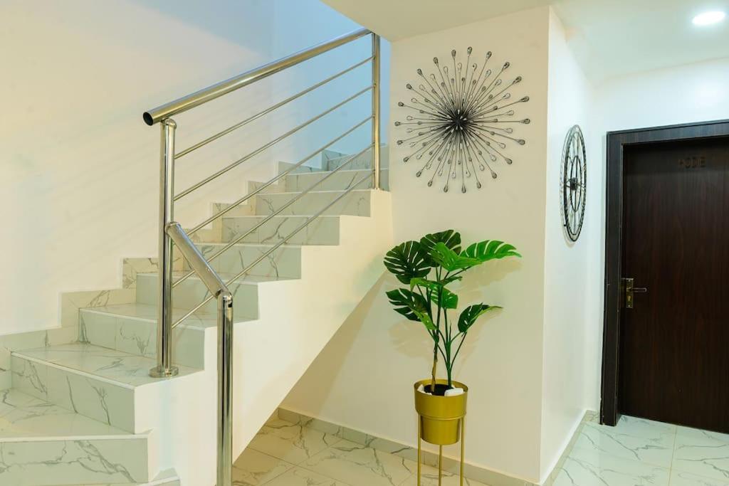 Cc & Cg Homes Luxury 4-Beds Apart Abuja-24Hrs view 2